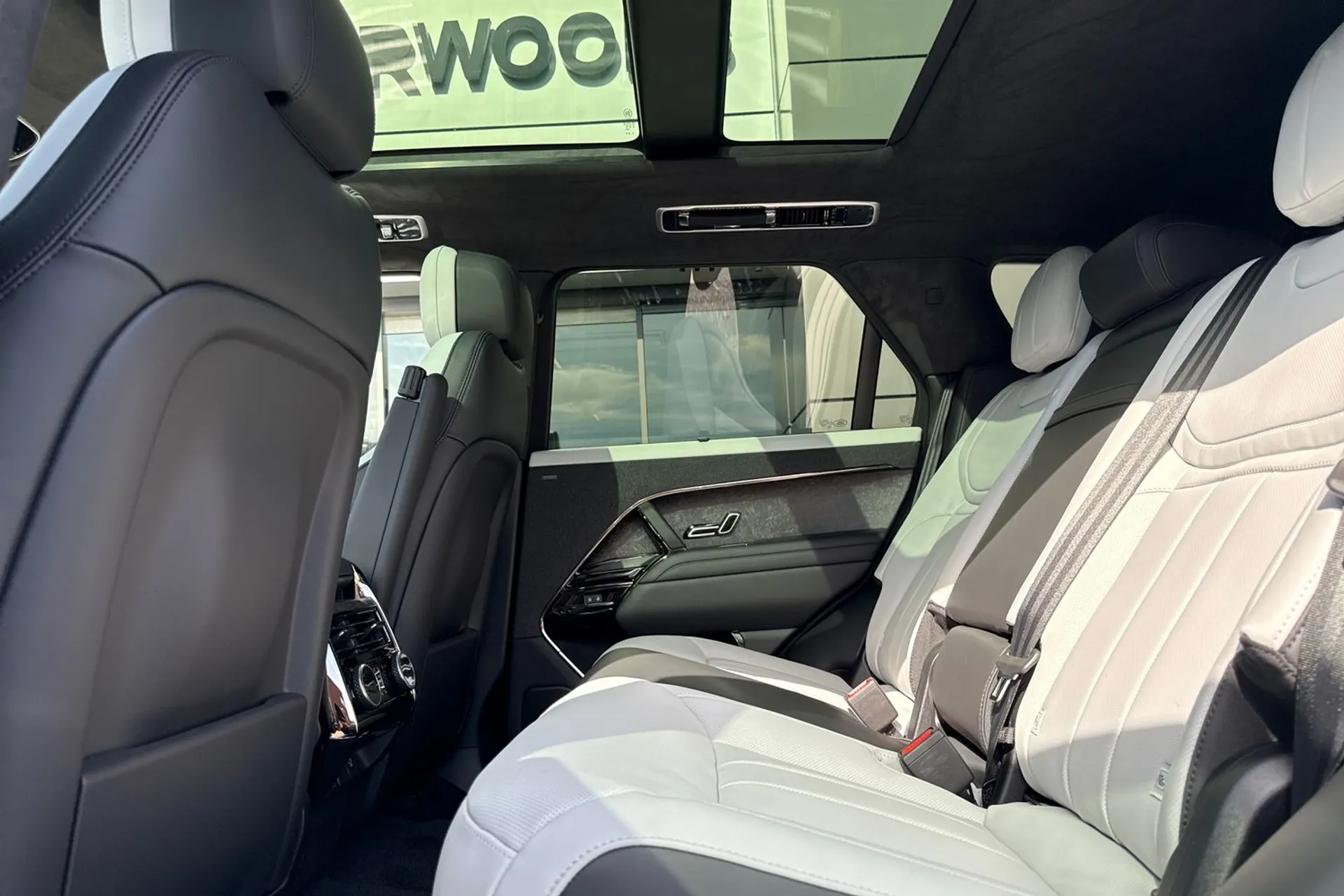 LAND ROVER RANGE ROVER SPORT thumbnail image number 38