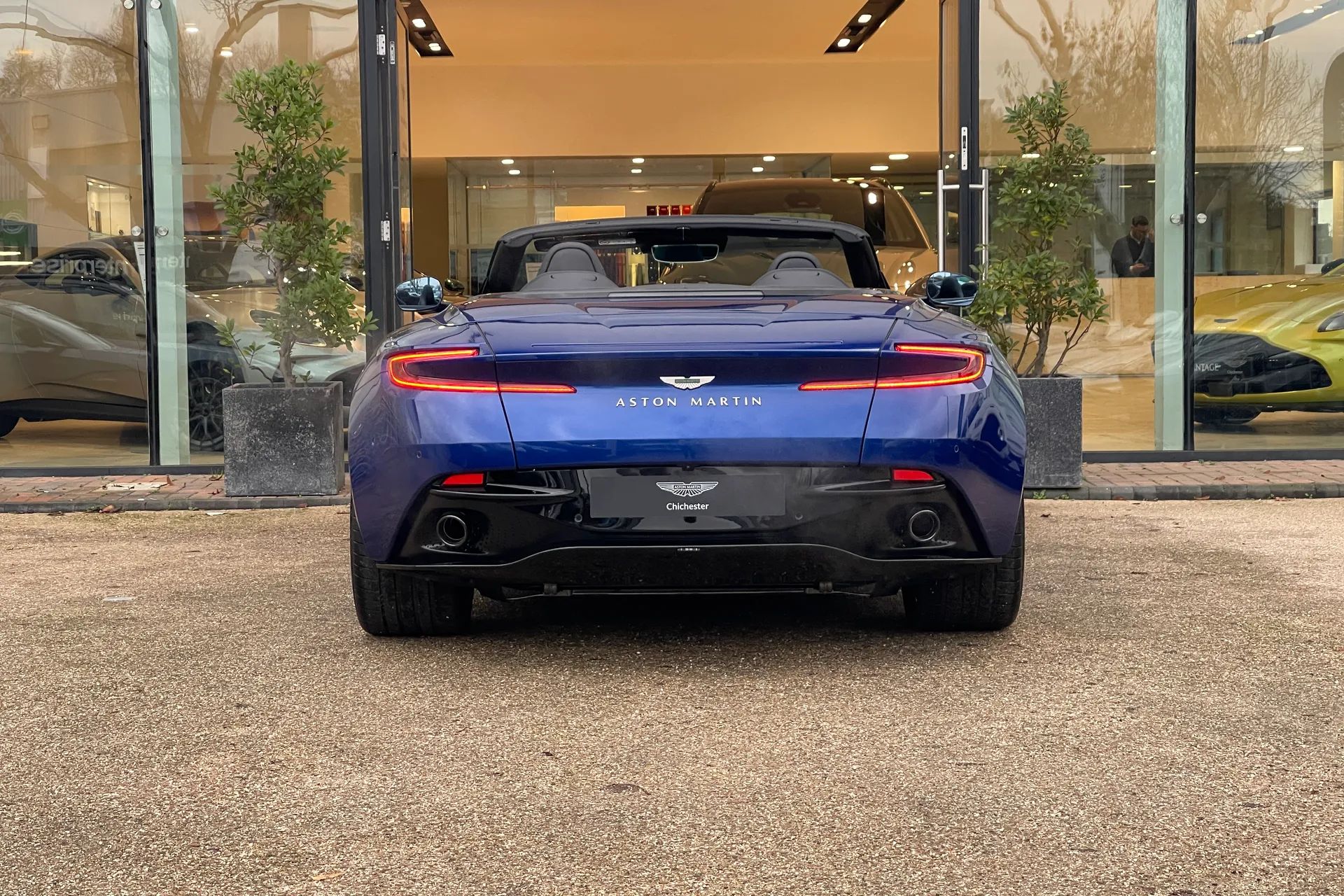 Aston Martin DB12 thumbnail image number 28