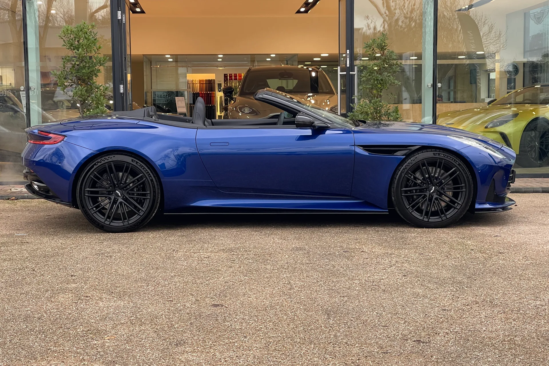 Aston Martin DB12 thumbnail image number 24