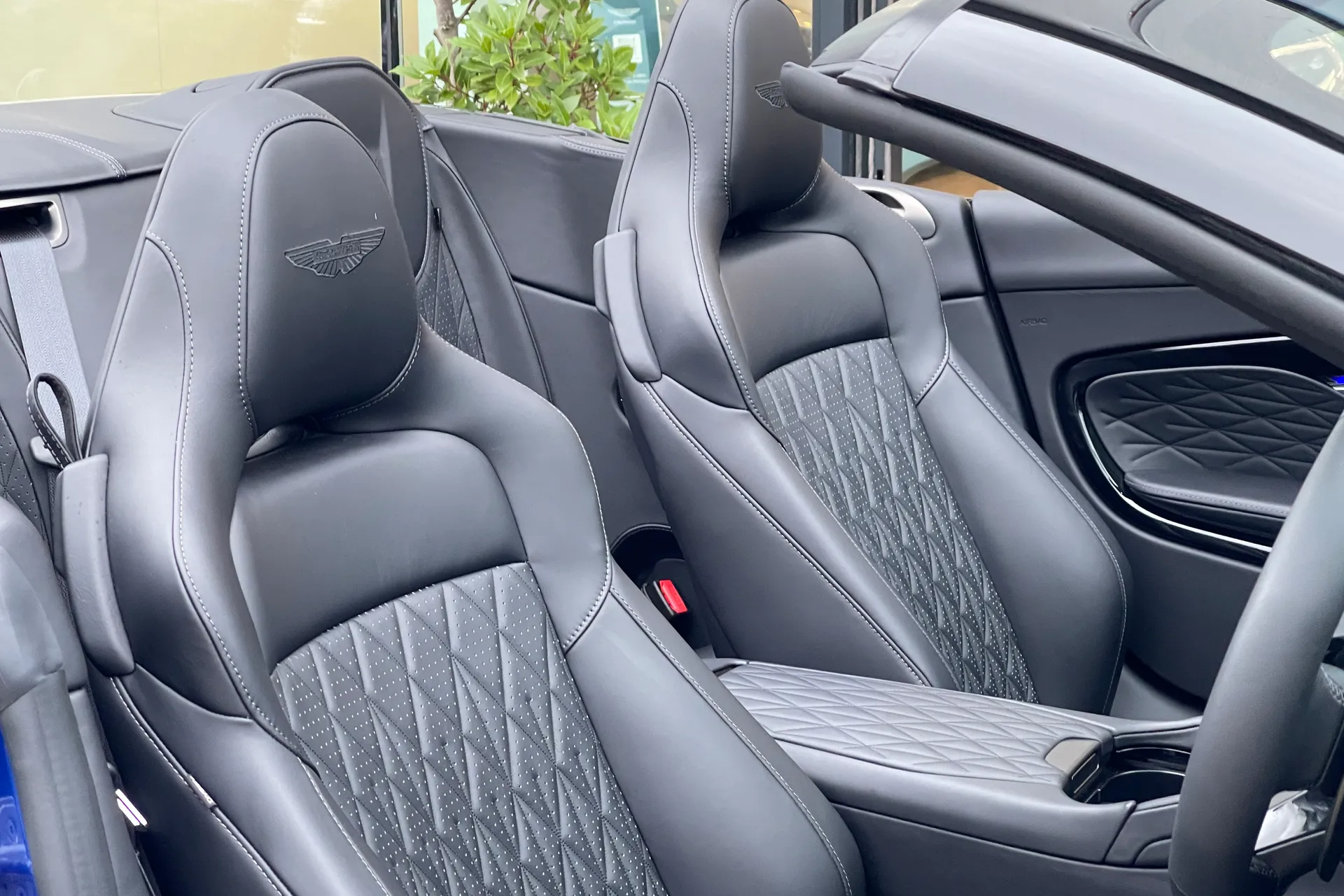 Aston Martin DB12 thumbnail image number 11