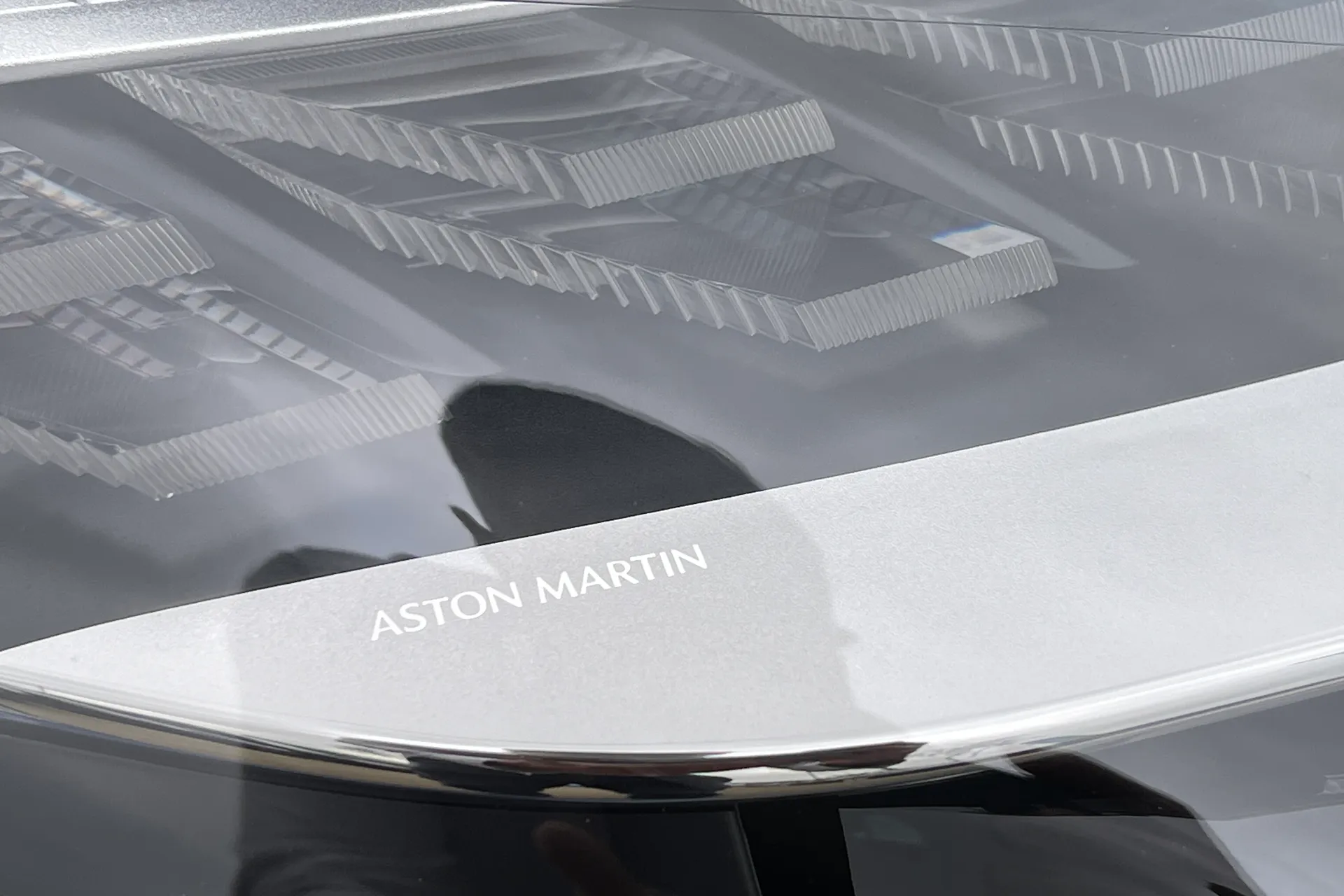 Aston Martin DB12 thumbnail image number 17