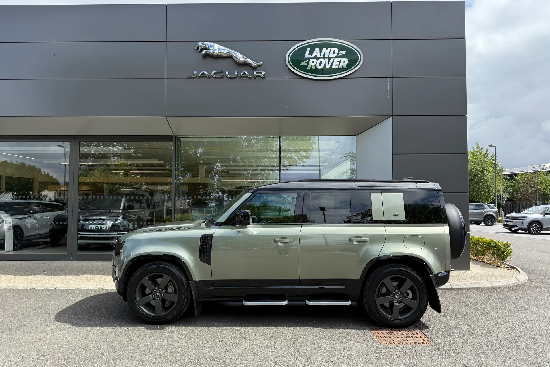 LAND ROVER DEFENDER thumbnail image number 27