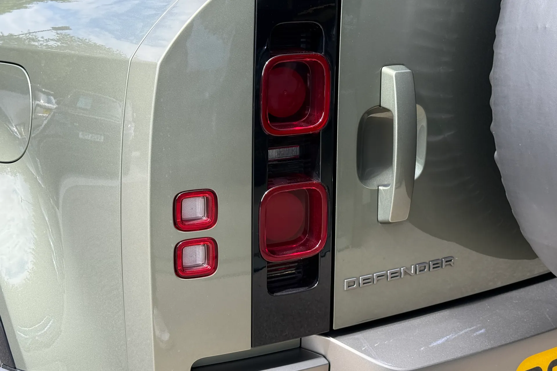 LAND ROVER DEFENDER thumbnail image number 63