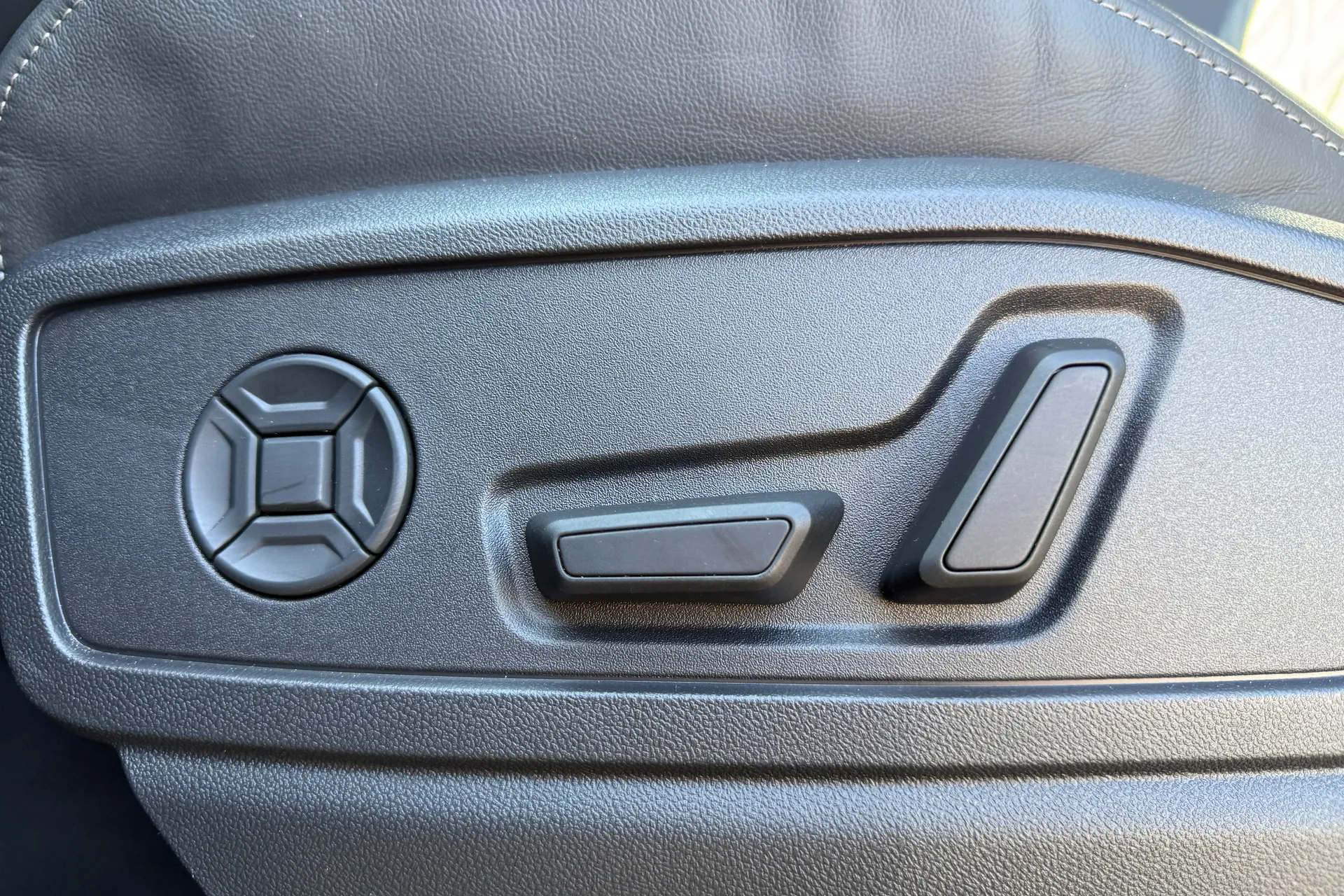 Audi Q5 thumbnail image number 27
