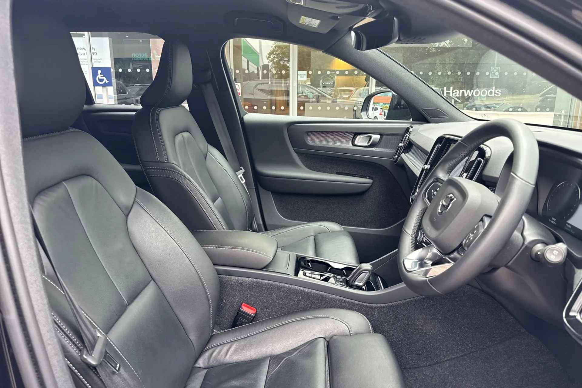 Volvo XC40 thumbnail image number 25