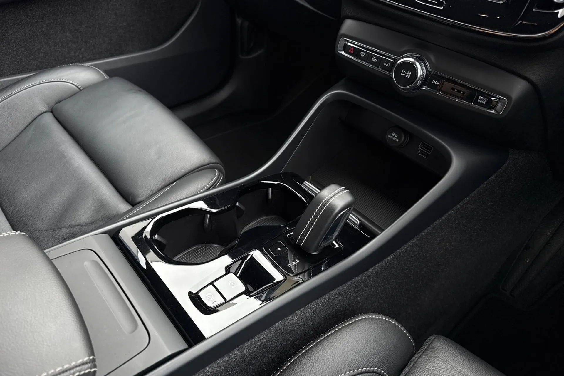 Volvo XC40 thumbnail image number 43