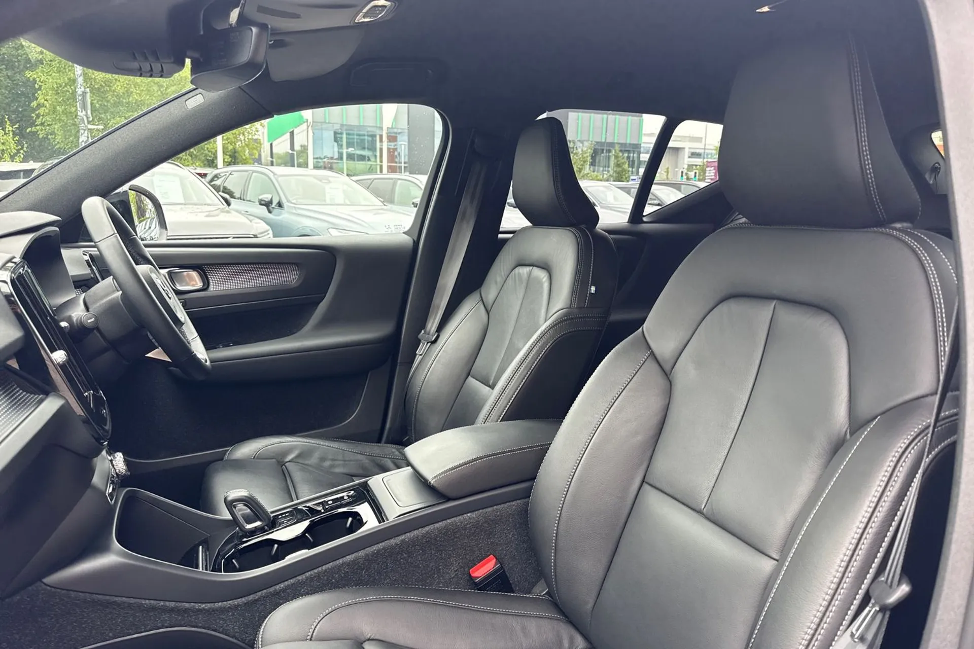 Volvo XC40 thumbnail image number 27