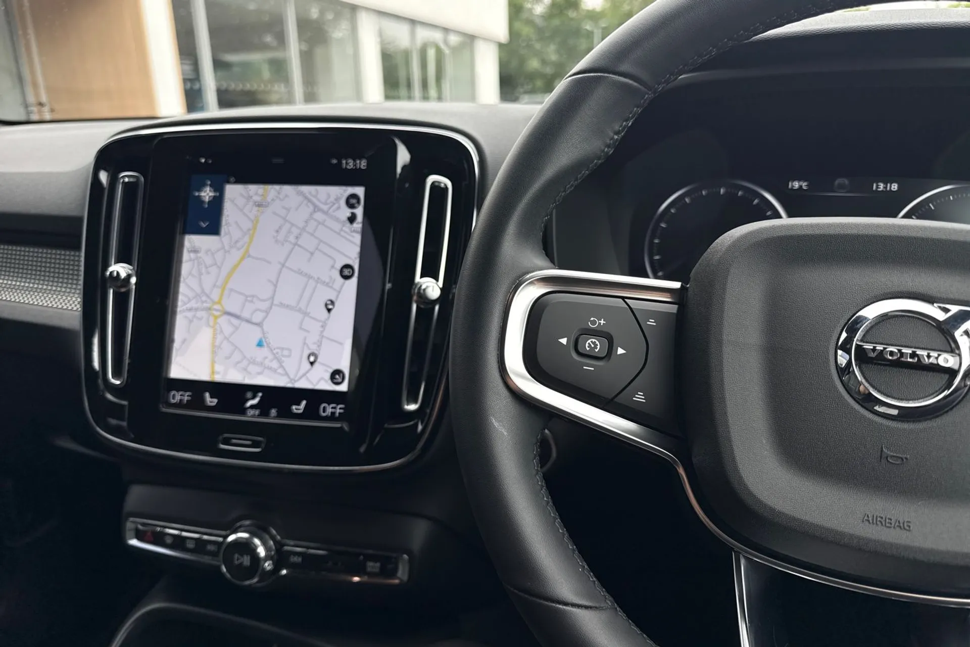 Volvo XC40 thumbnail image number 35