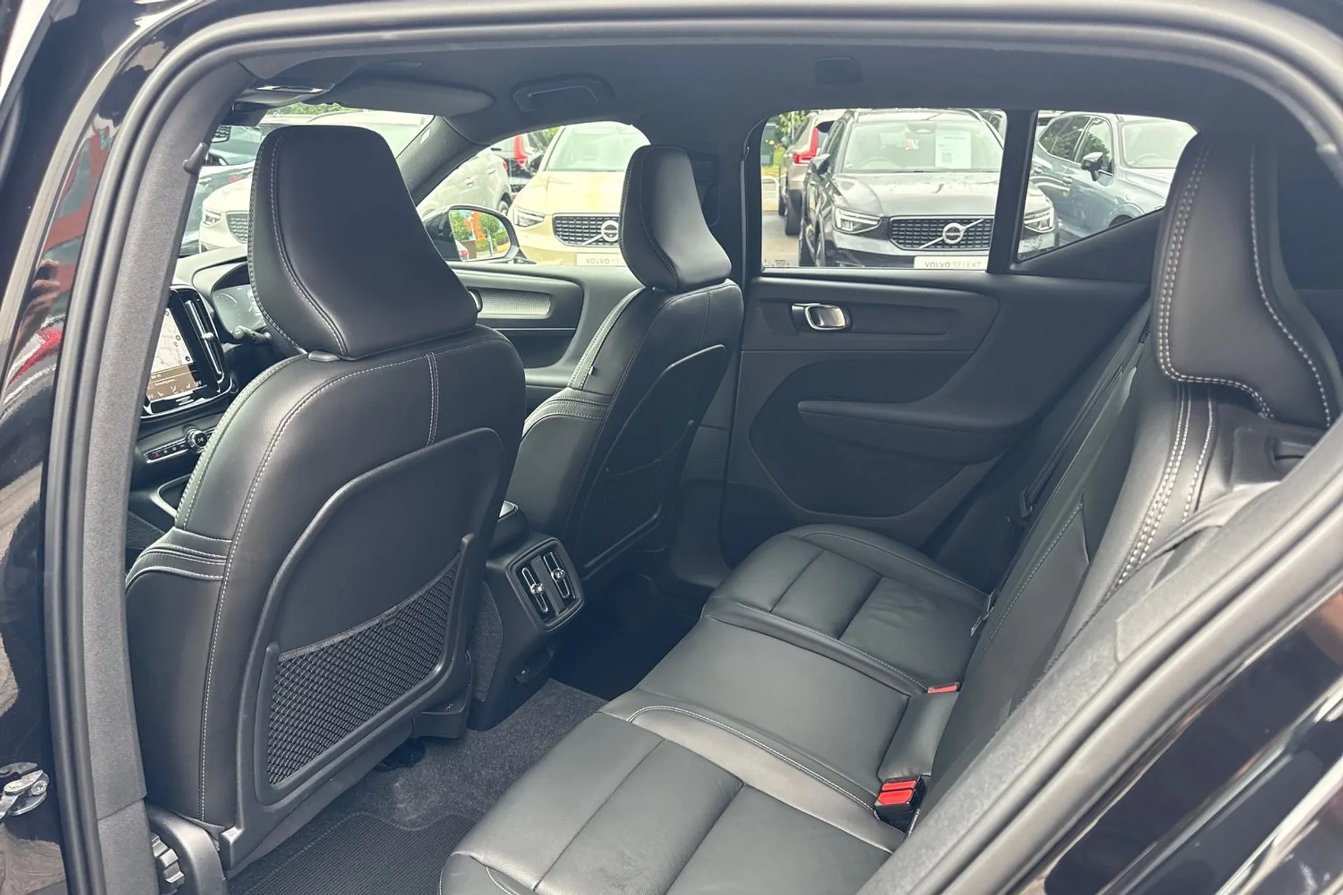 Volvo XC40 thumbnail image number 29