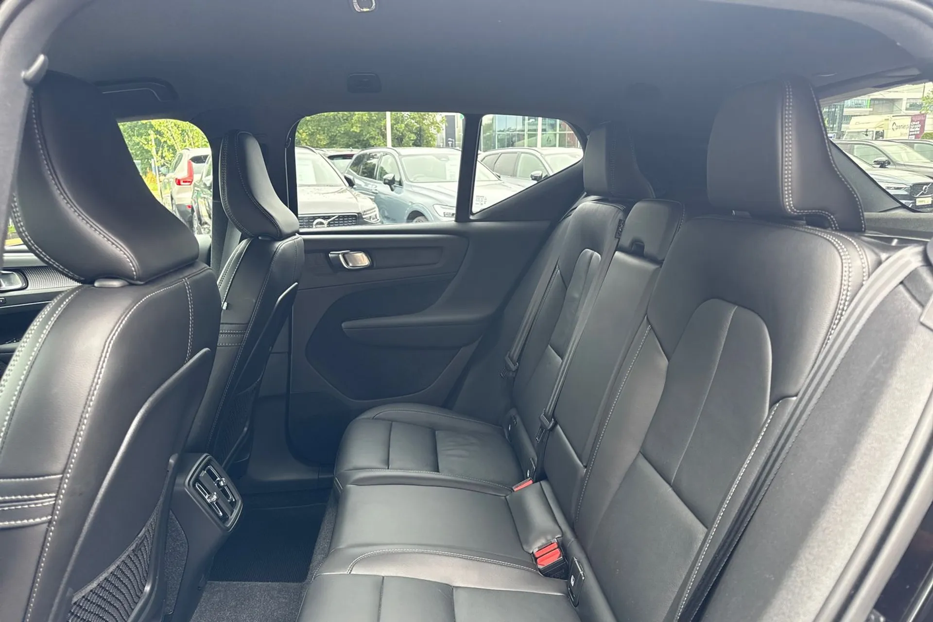 Volvo XC40 thumbnail image number 30