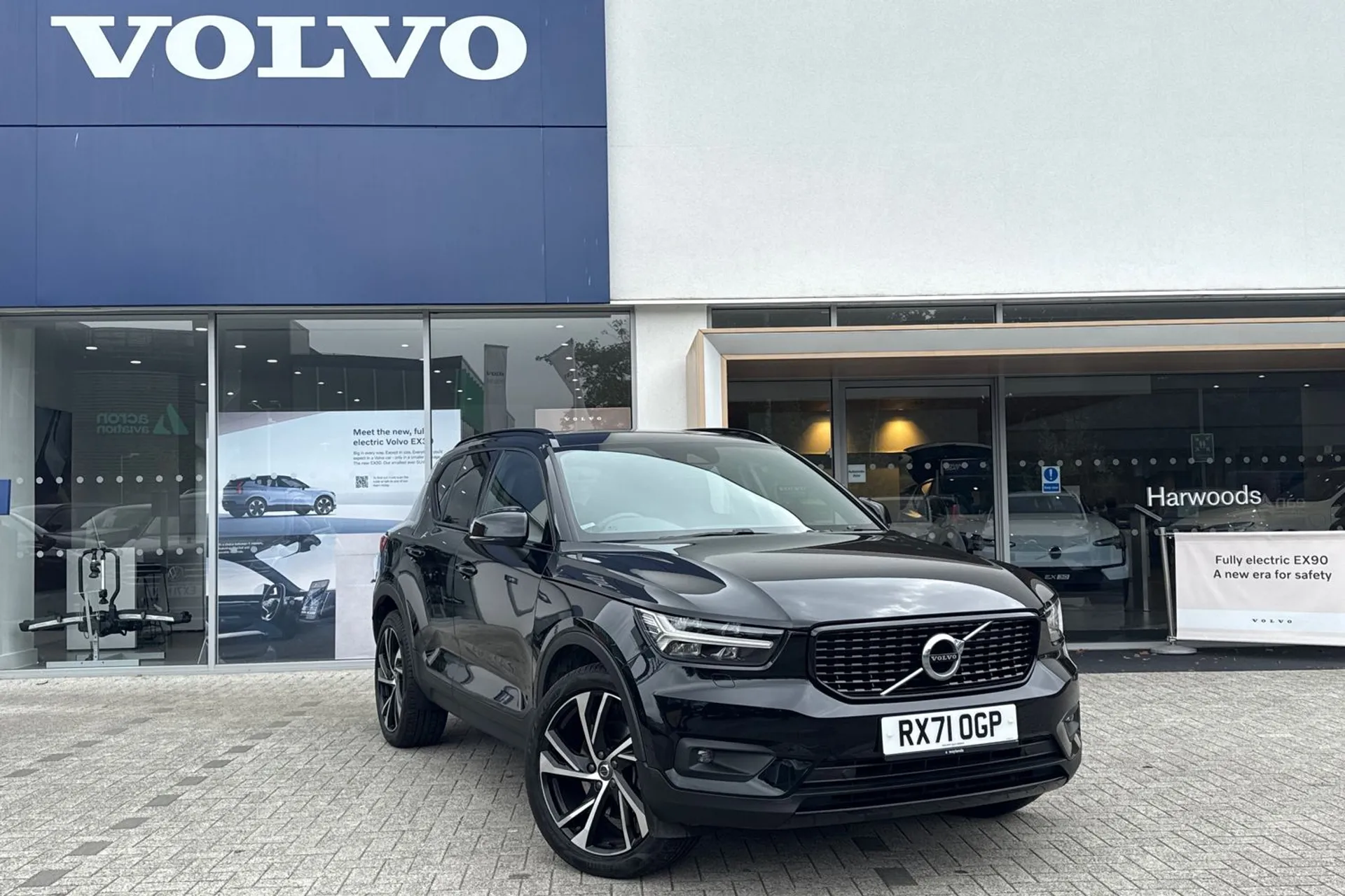Volvo XC40 focused image