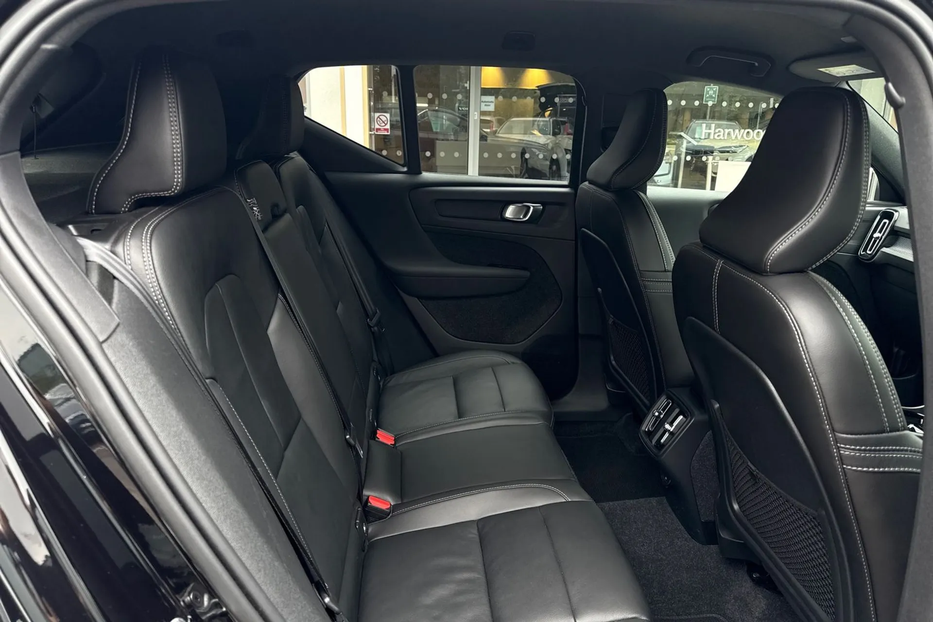 Volvo XC40 thumbnail image number 22