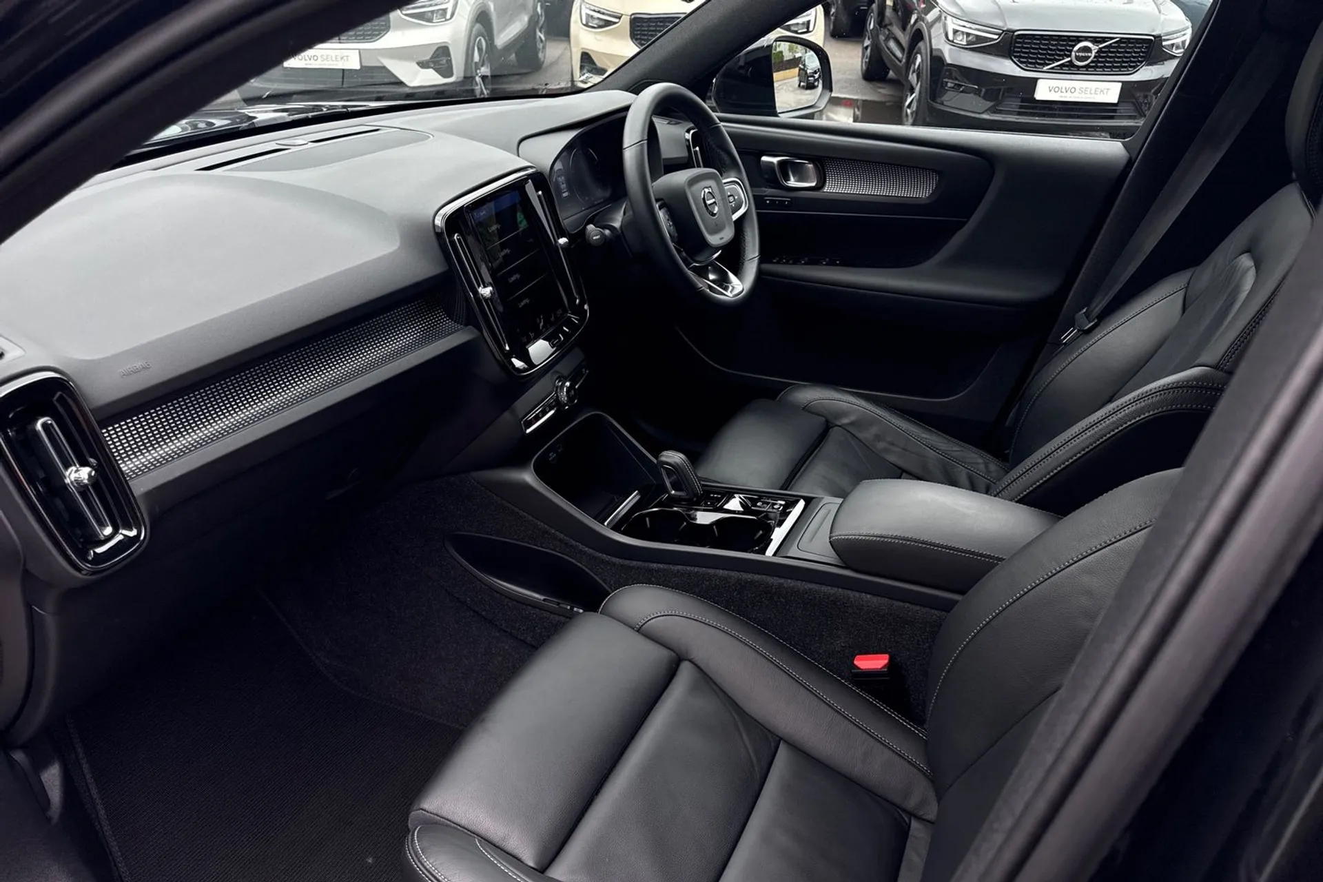 Volvo XC40 thumbnail image number 26