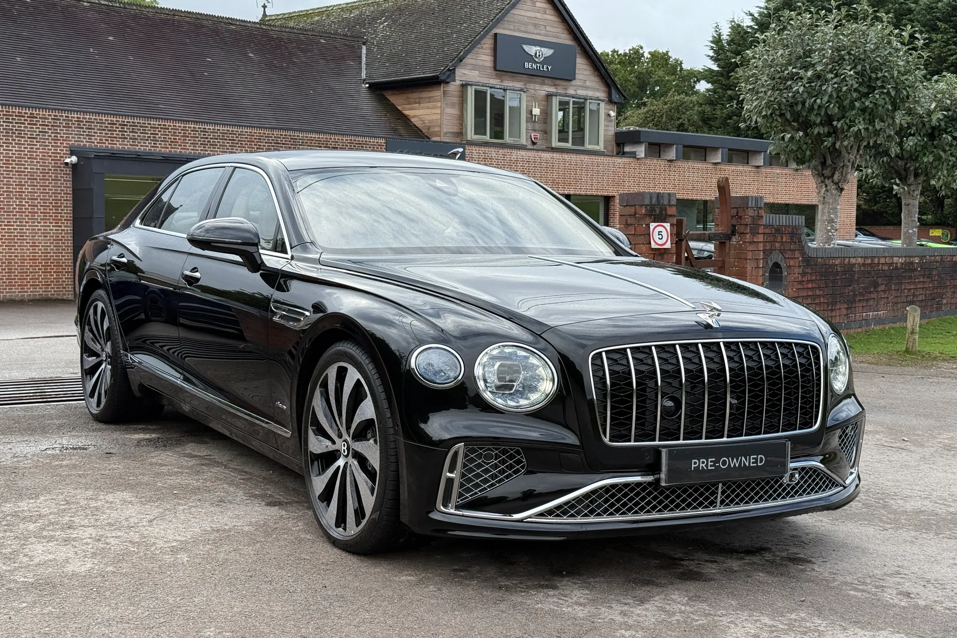 Bentley FLYING SPUR thumbnail image number 27