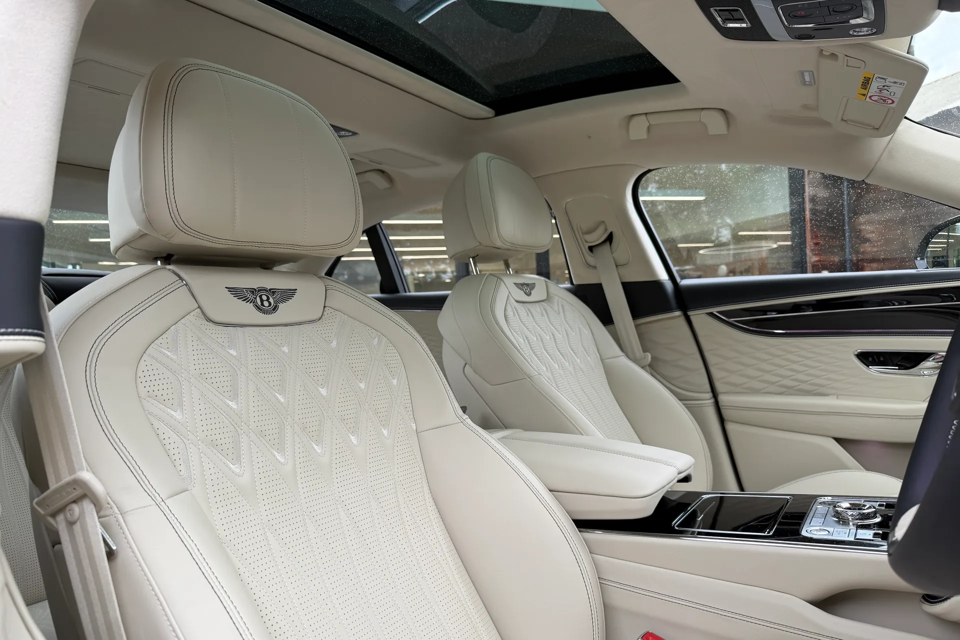 Bentley FLYING SPUR thumbnail image number 6