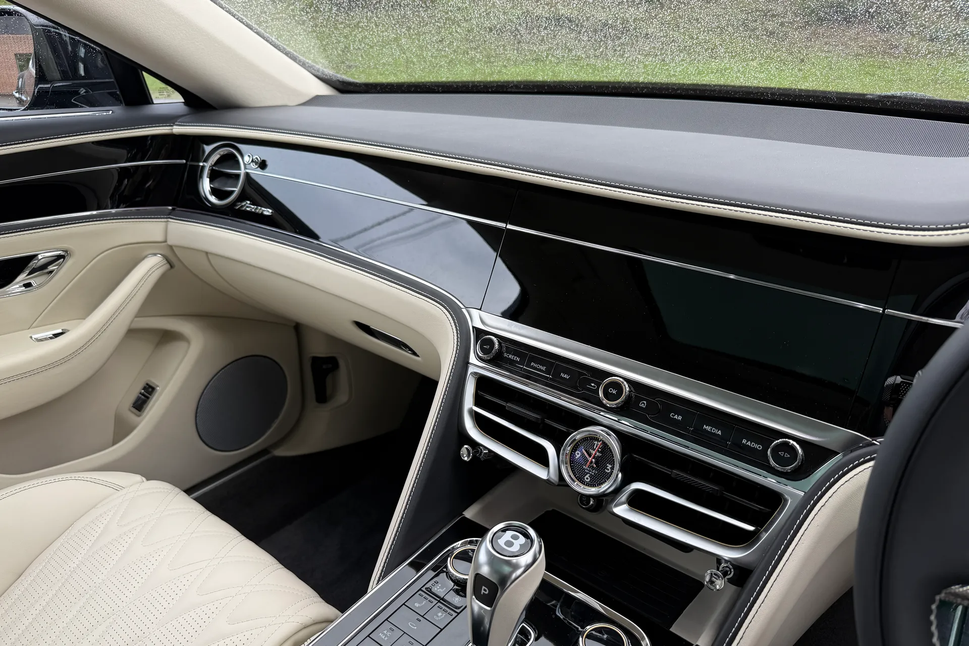 Bentley FLYING SPUR thumbnail image number 17