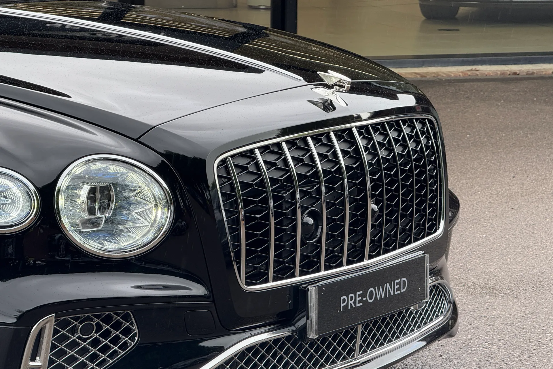 Bentley FLYING SPUR thumbnail image number 4