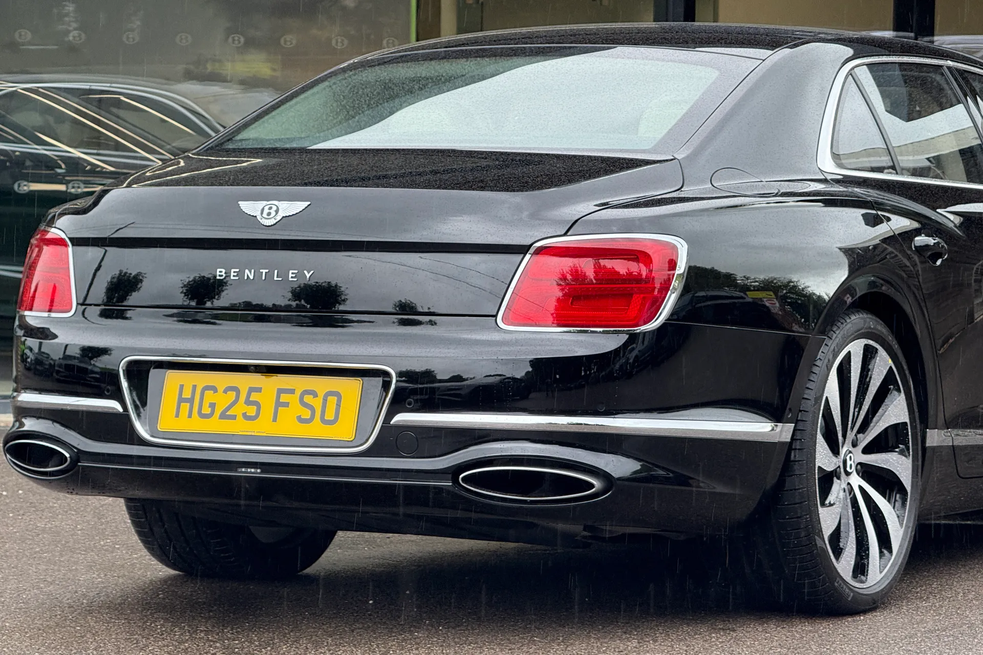 Bentley FLYING SPUR thumbnail image number 10