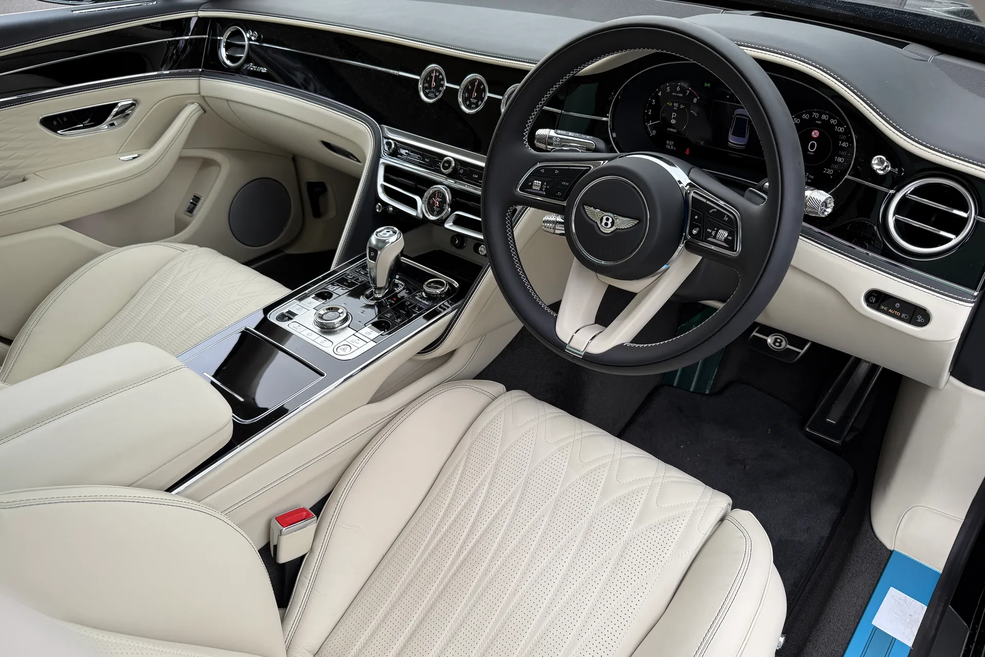 Bentley FLYING SPUR thumbnail image number 3