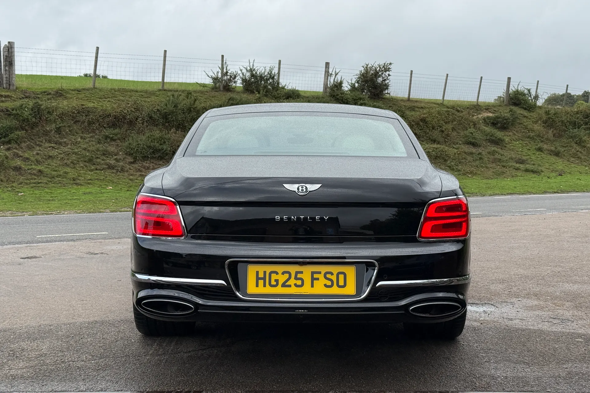 Bentley FLYING SPUR thumbnail image number 16