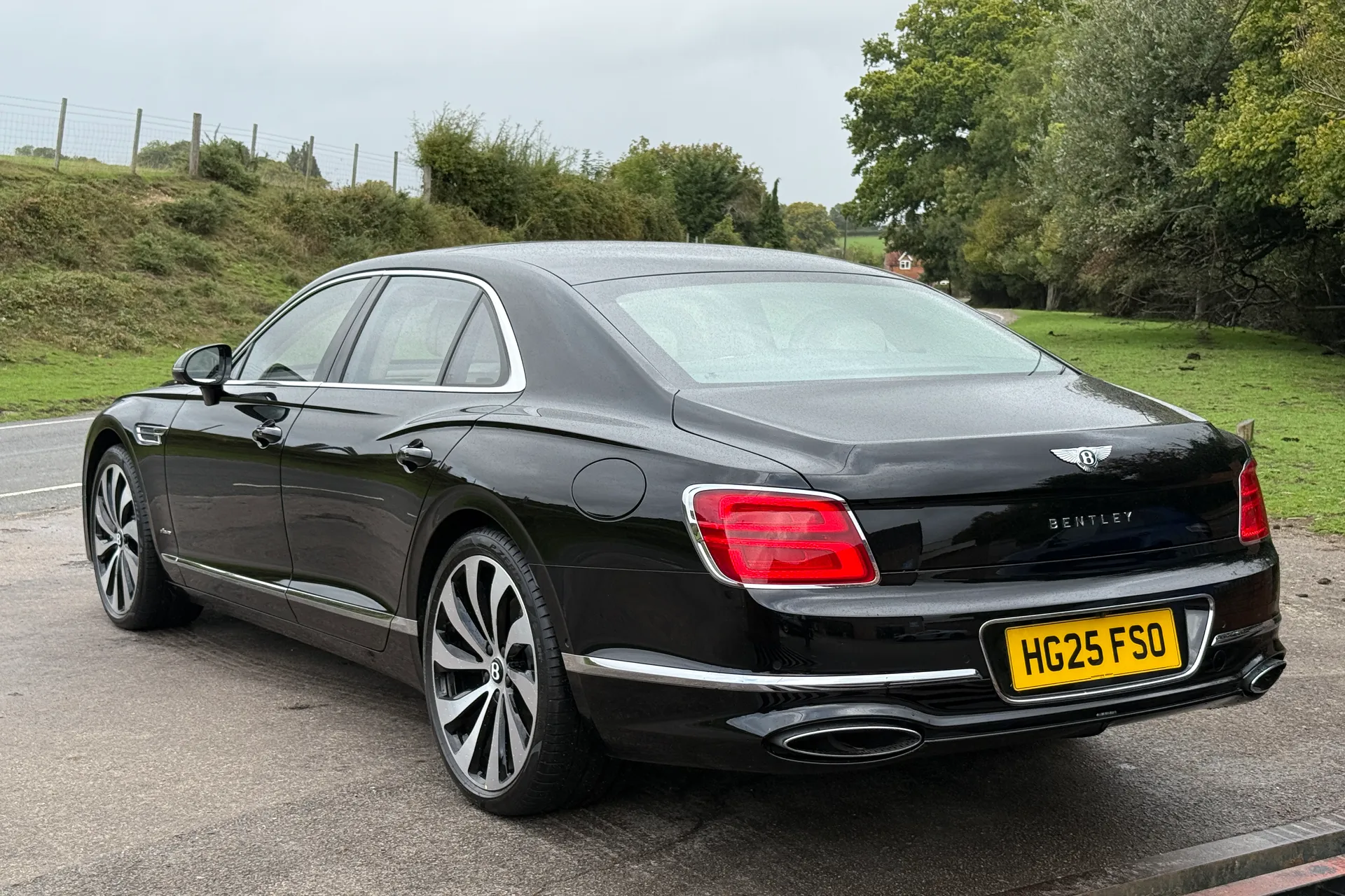 Bentley FLYING SPUR thumbnail image number 15