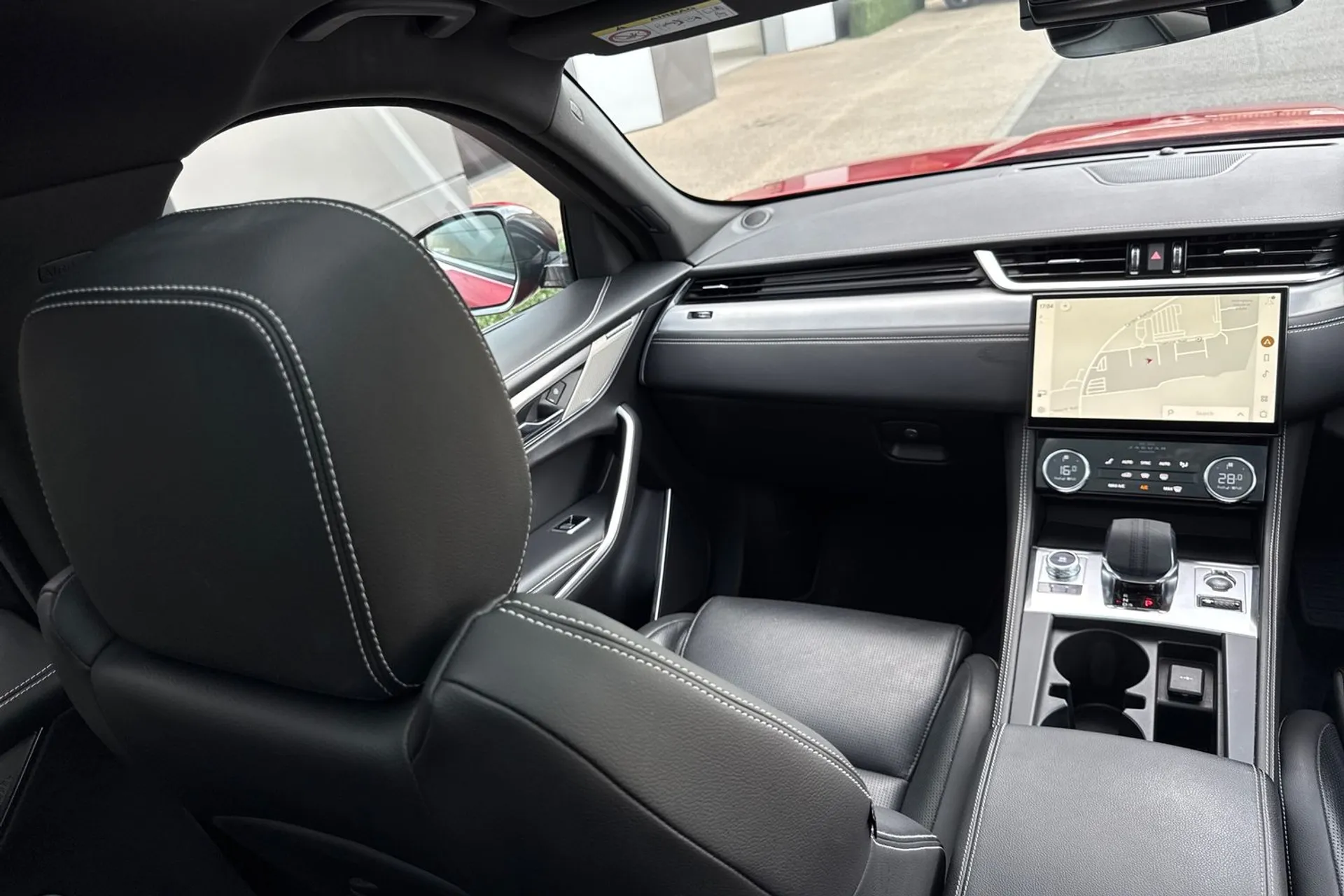 Jaguar F-PACE thumbnail image number 57