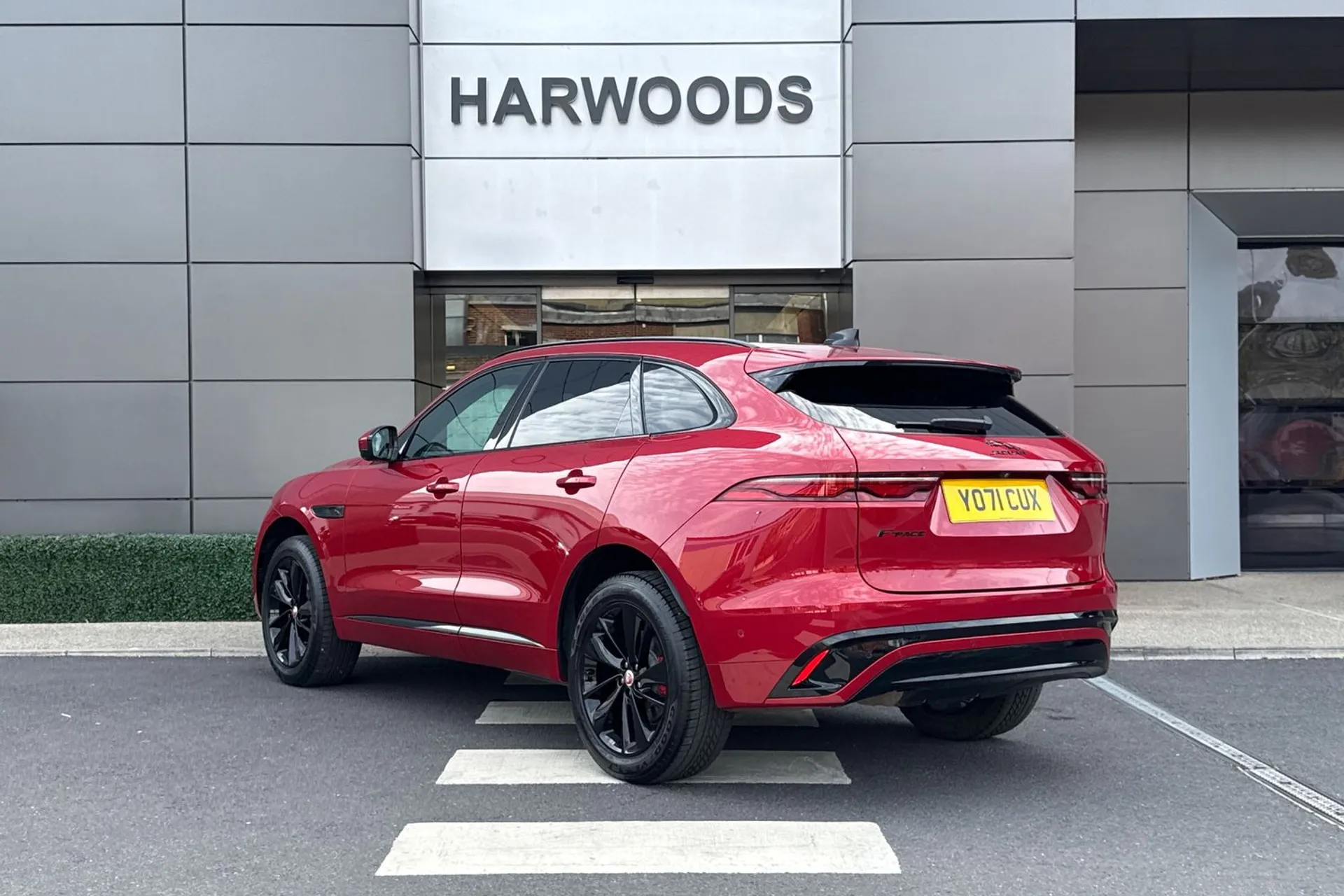 Jaguar F-PACE thumbnail image number 11