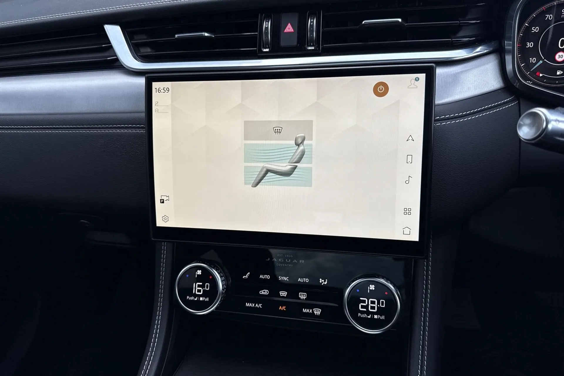 Jaguar F-PACE thumbnail image number 61