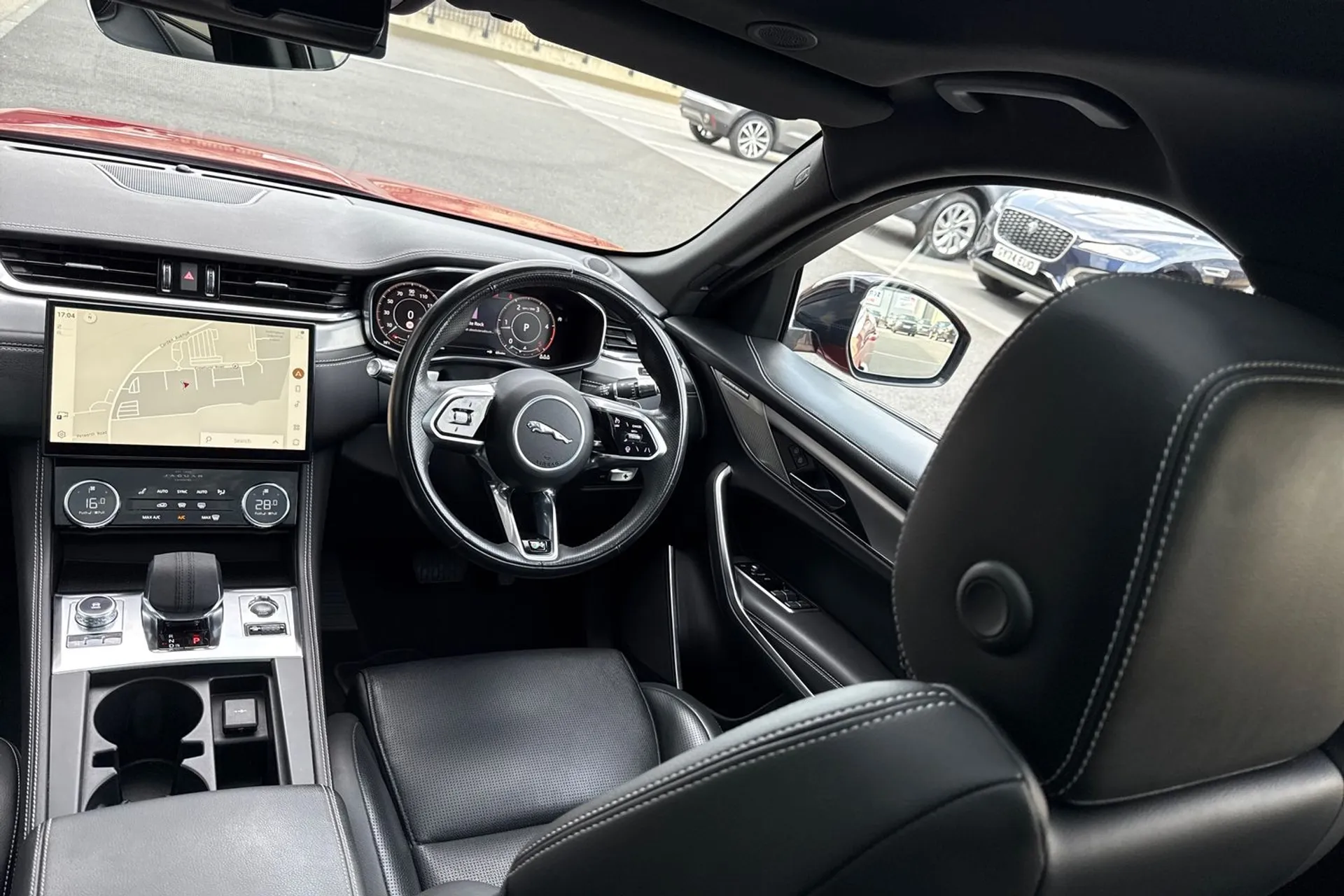 Jaguar F-PACE thumbnail image number 58