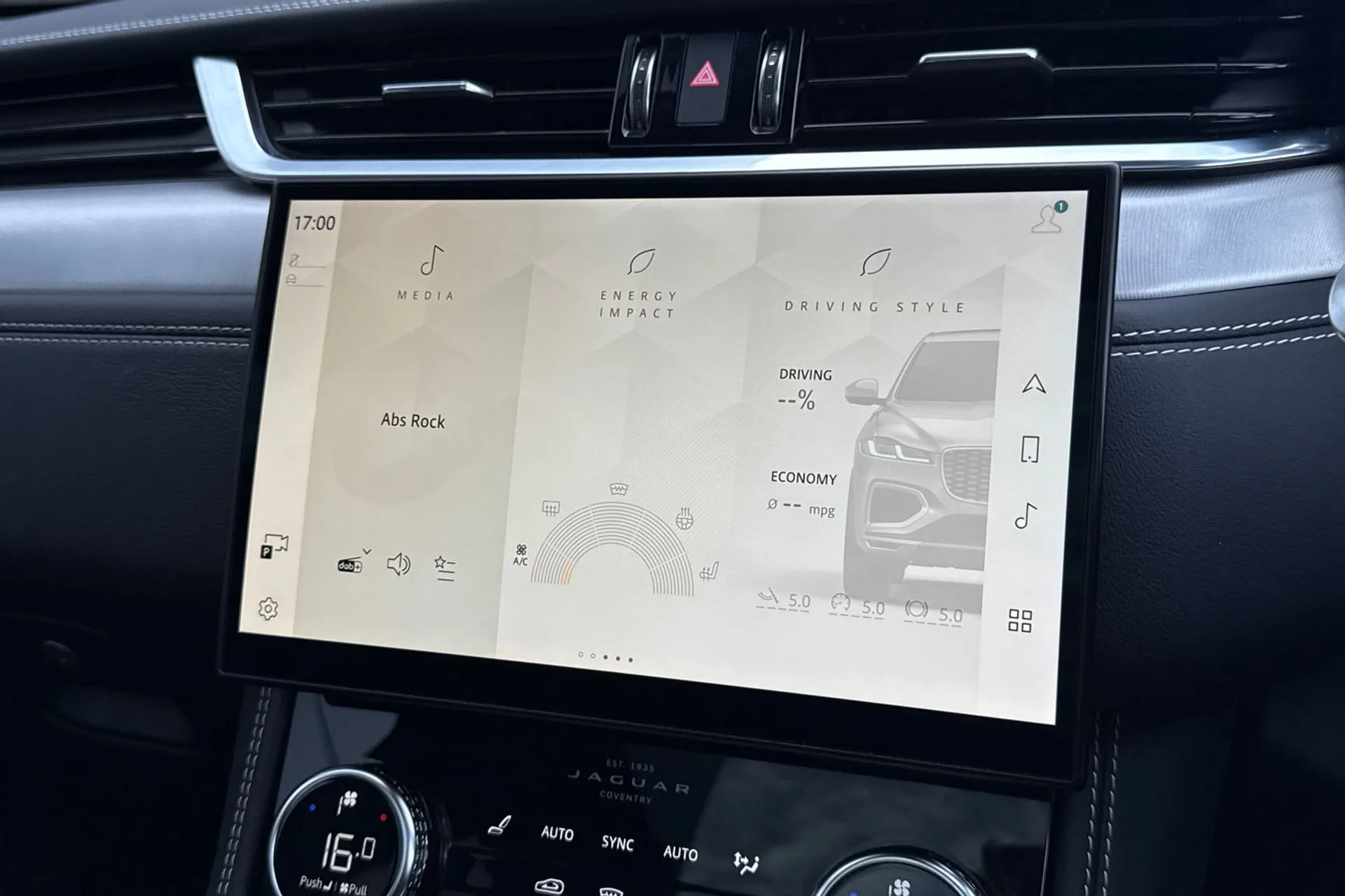 Jaguar F-PACE thumbnail image number 63