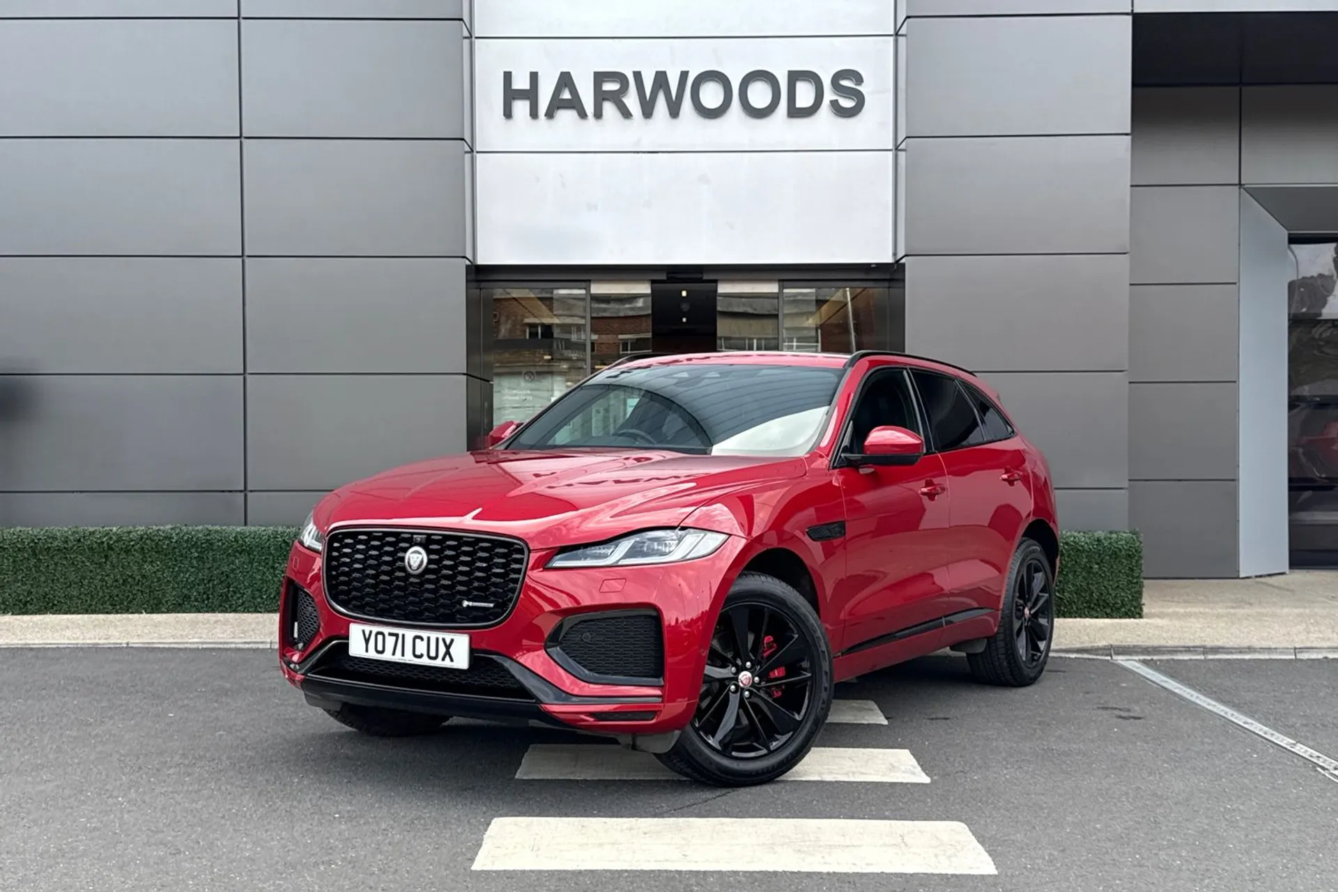Jaguar F-PACE thumbnail image number 16