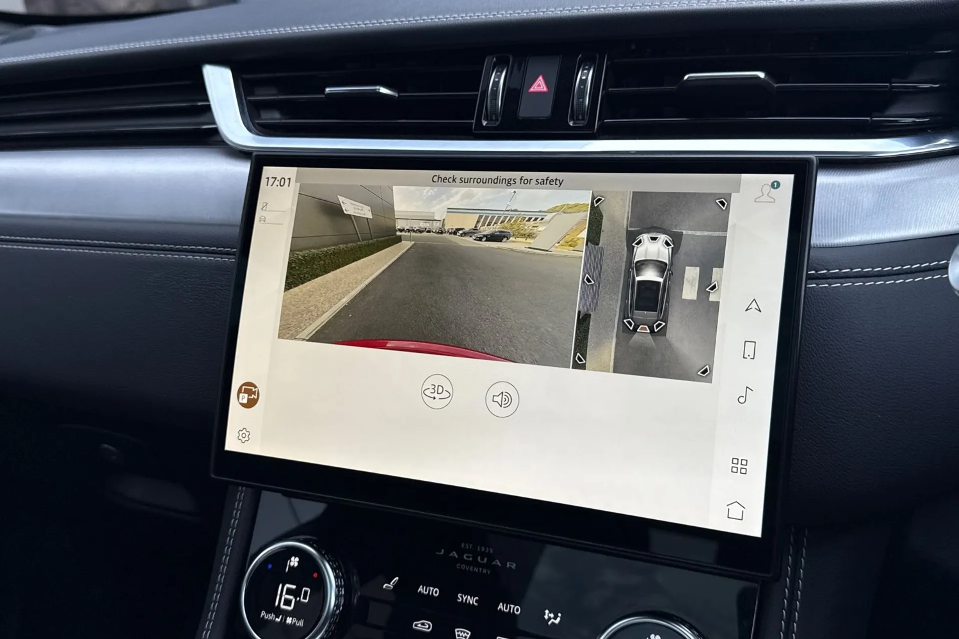 Jaguar F-PACE thumbnail image number 66