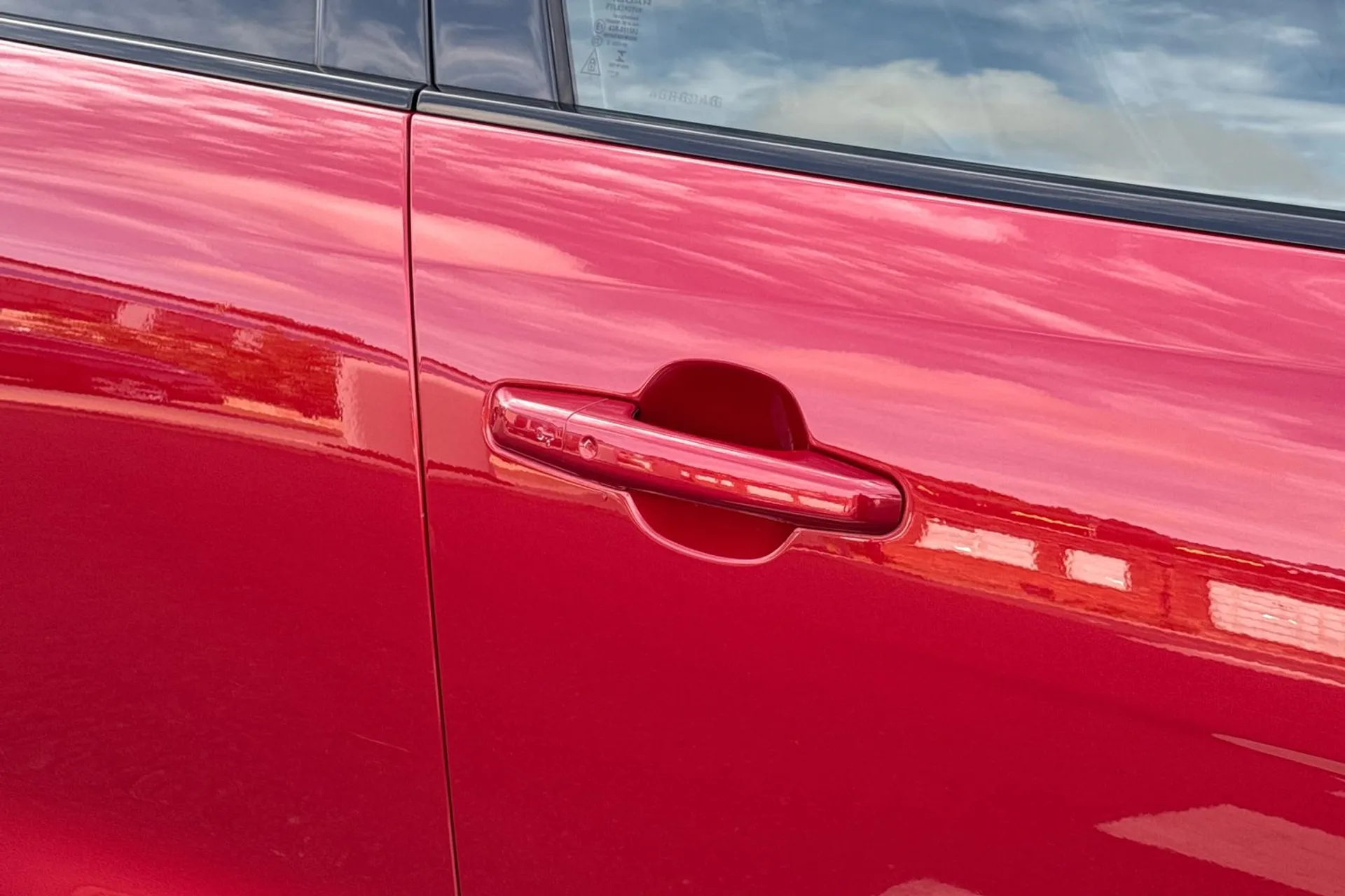 Jaguar F-PACE thumbnail image number 29