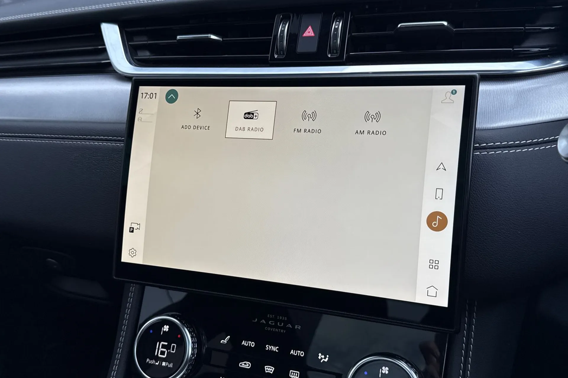 Jaguar F-PACE thumbnail image number 65