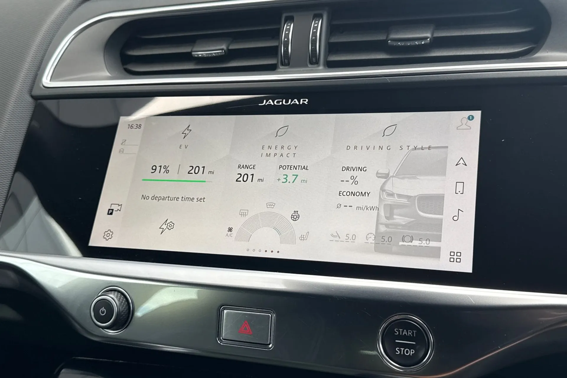 Jaguar I-PACE thumbnail image number 64