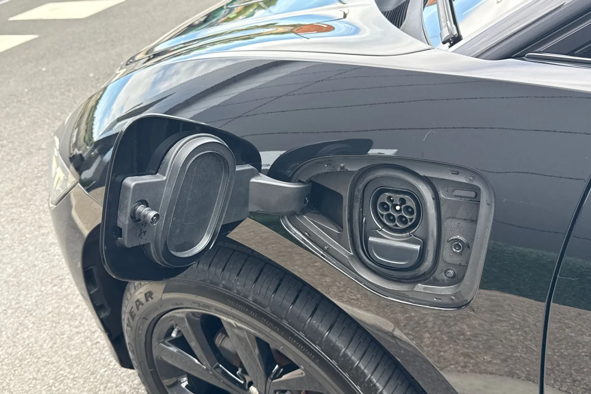 Jaguar I-PACE thumbnail image number 36