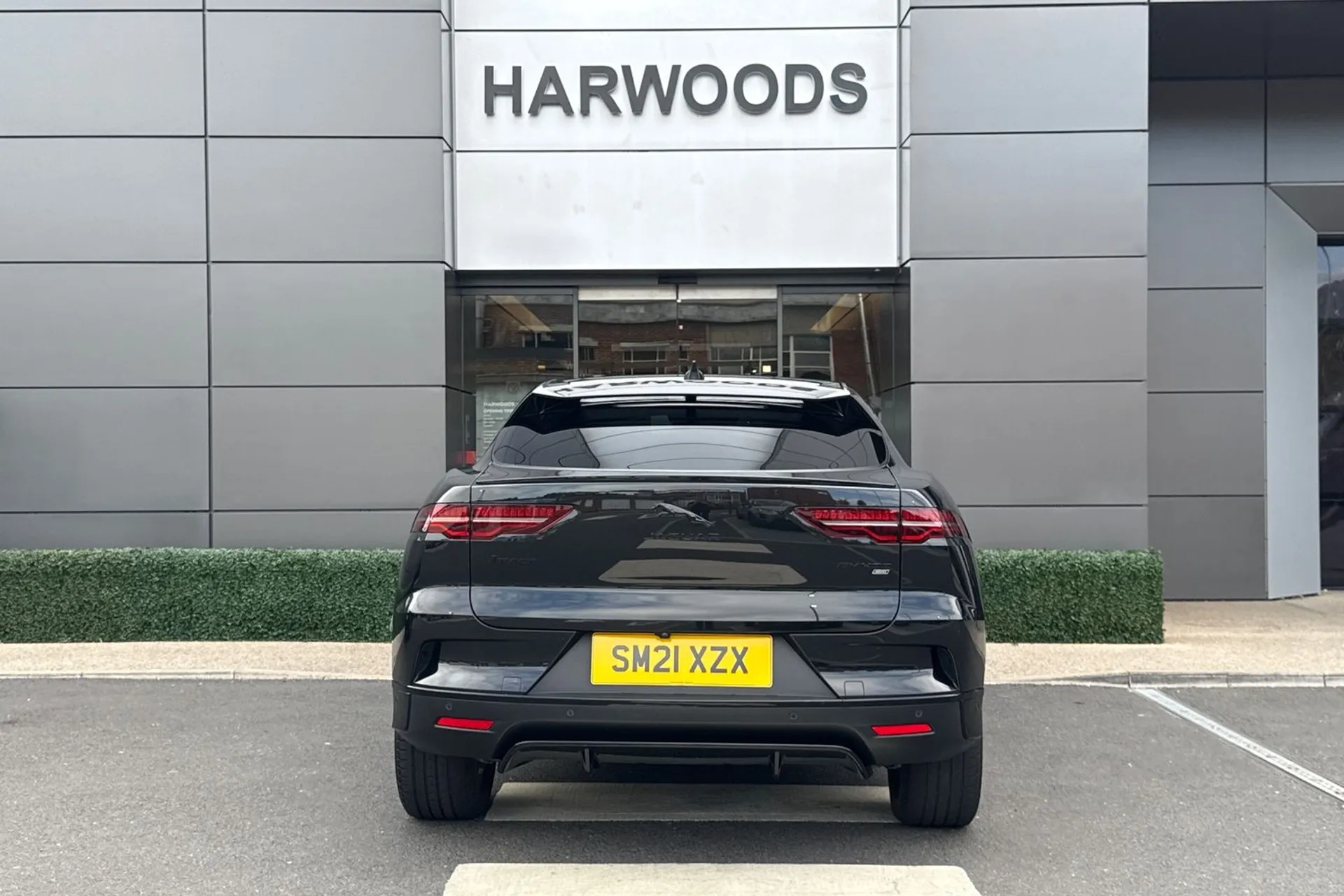 Jaguar I-PACE thumbnail image number 8