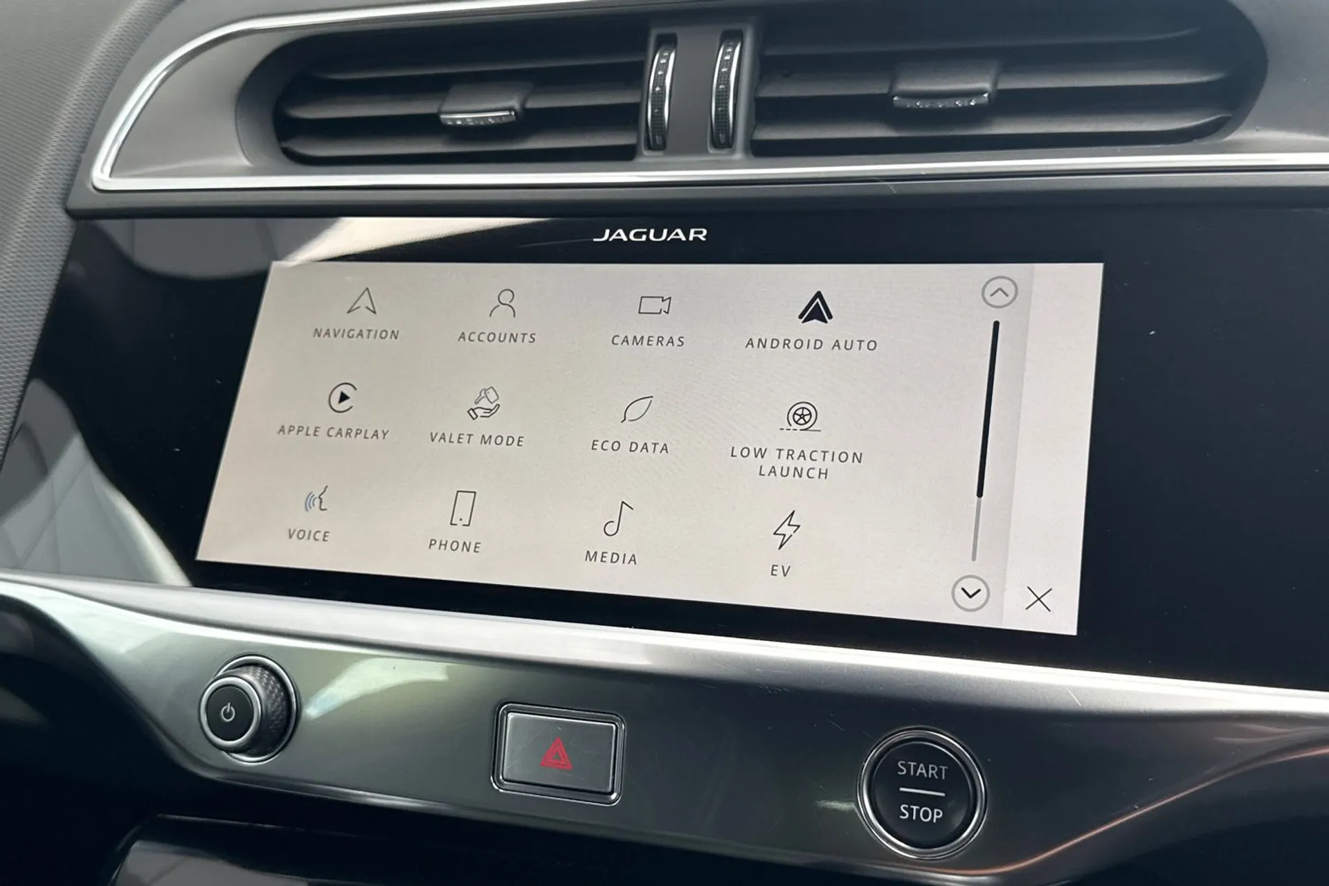 Jaguar I-PACE thumbnail image number 65