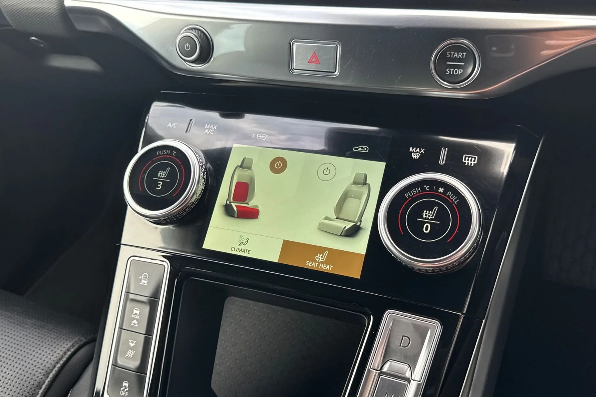 Jaguar I-PACE thumbnail image number 15