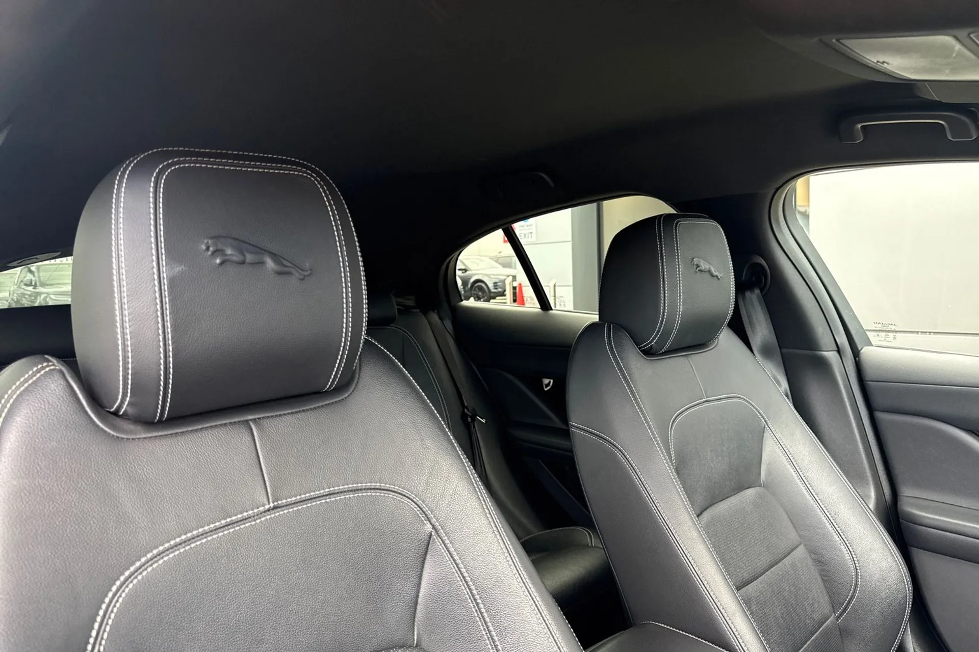 Jaguar I-PACE thumbnail image number 44