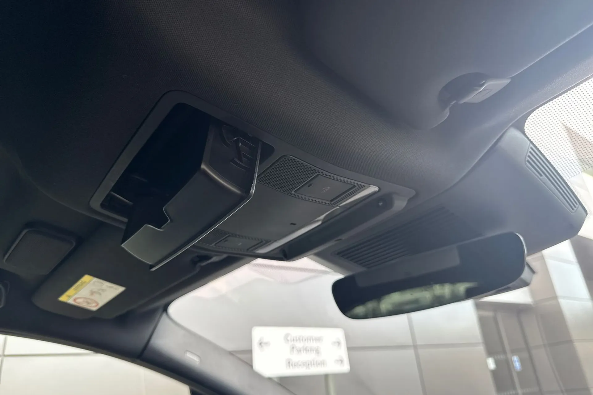 Jaguar I-PACE thumbnail image number 59
