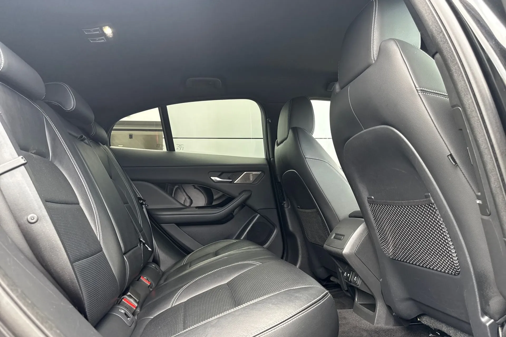 Jaguar I-PACE thumbnail image number 46
