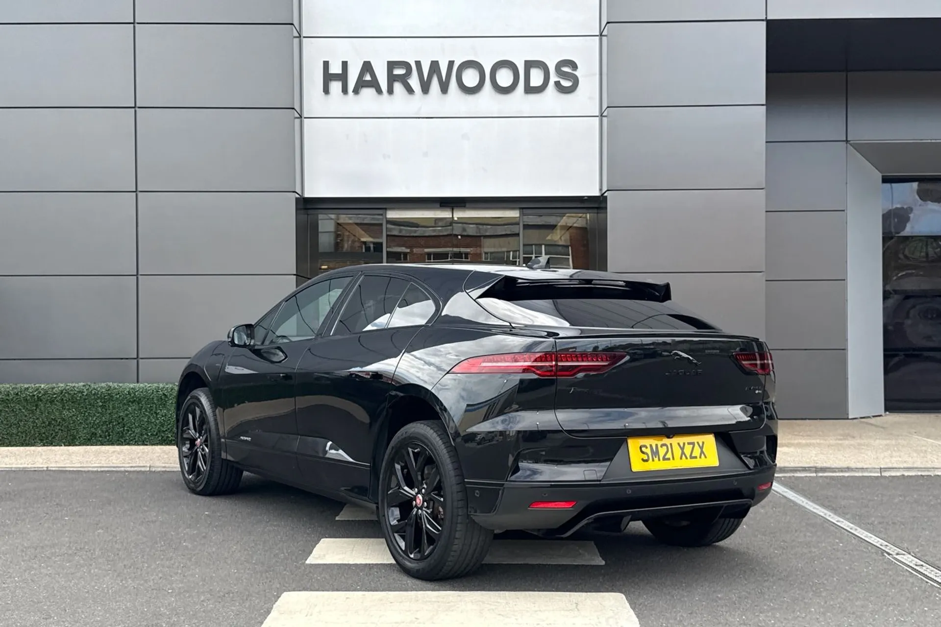 Jaguar I-PACE thumbnail image number 11
