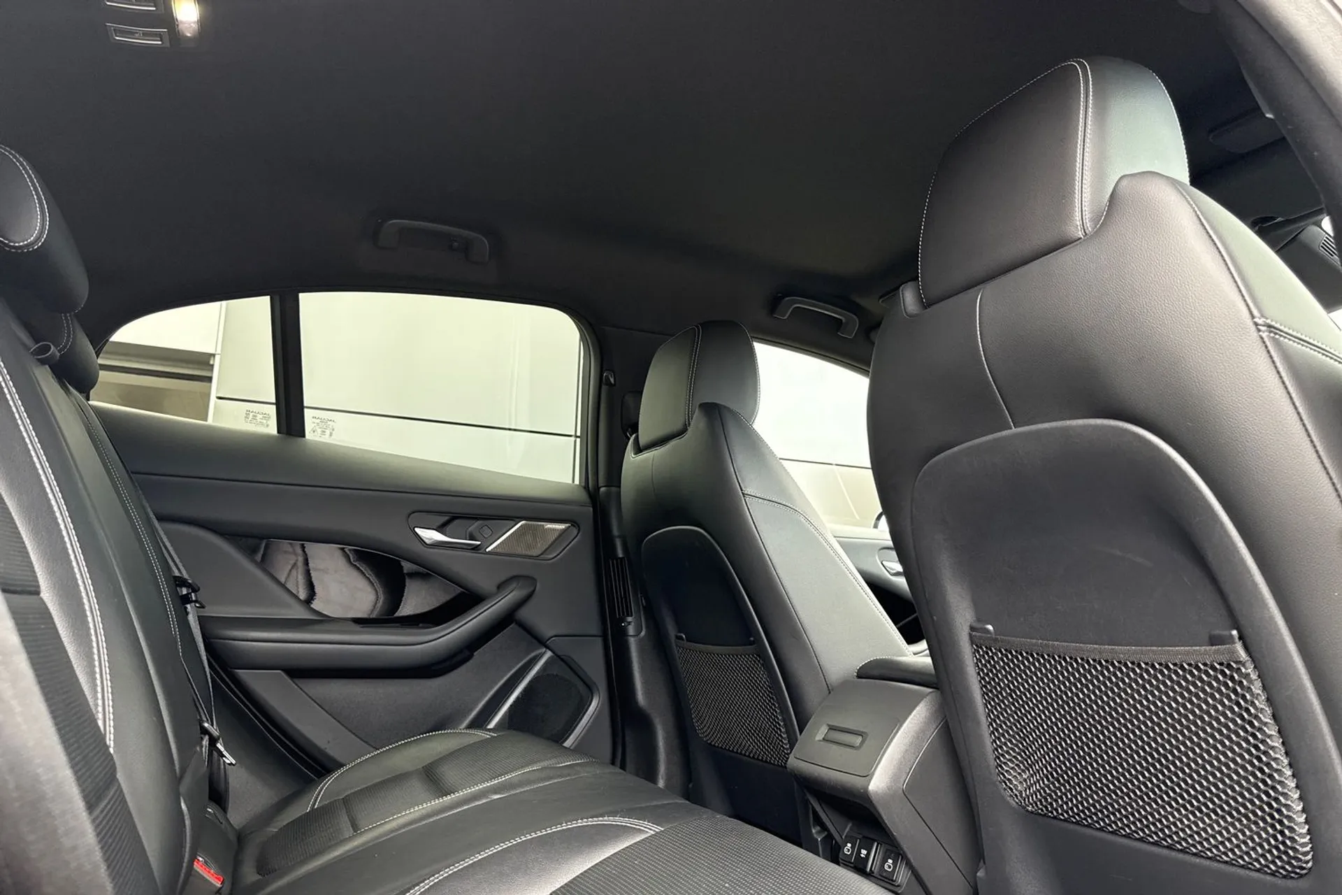 Jaguar I-PACE thumbnail image number 47