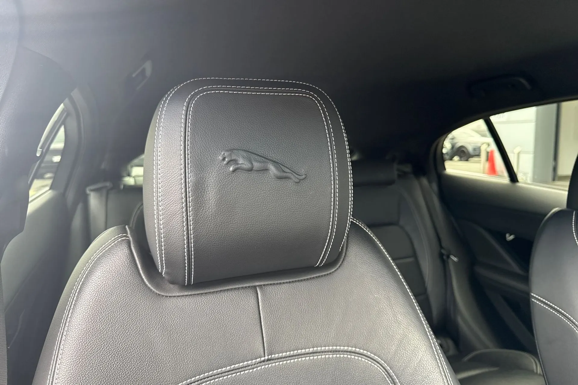 Jaguar I-PACE thumbnail image number 45