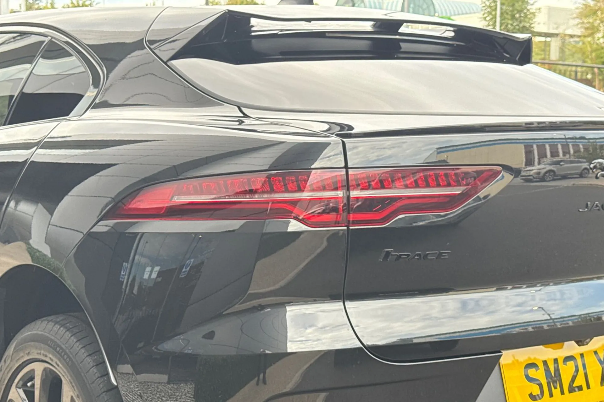 Jaguar I-PACE thumbnail image number 30