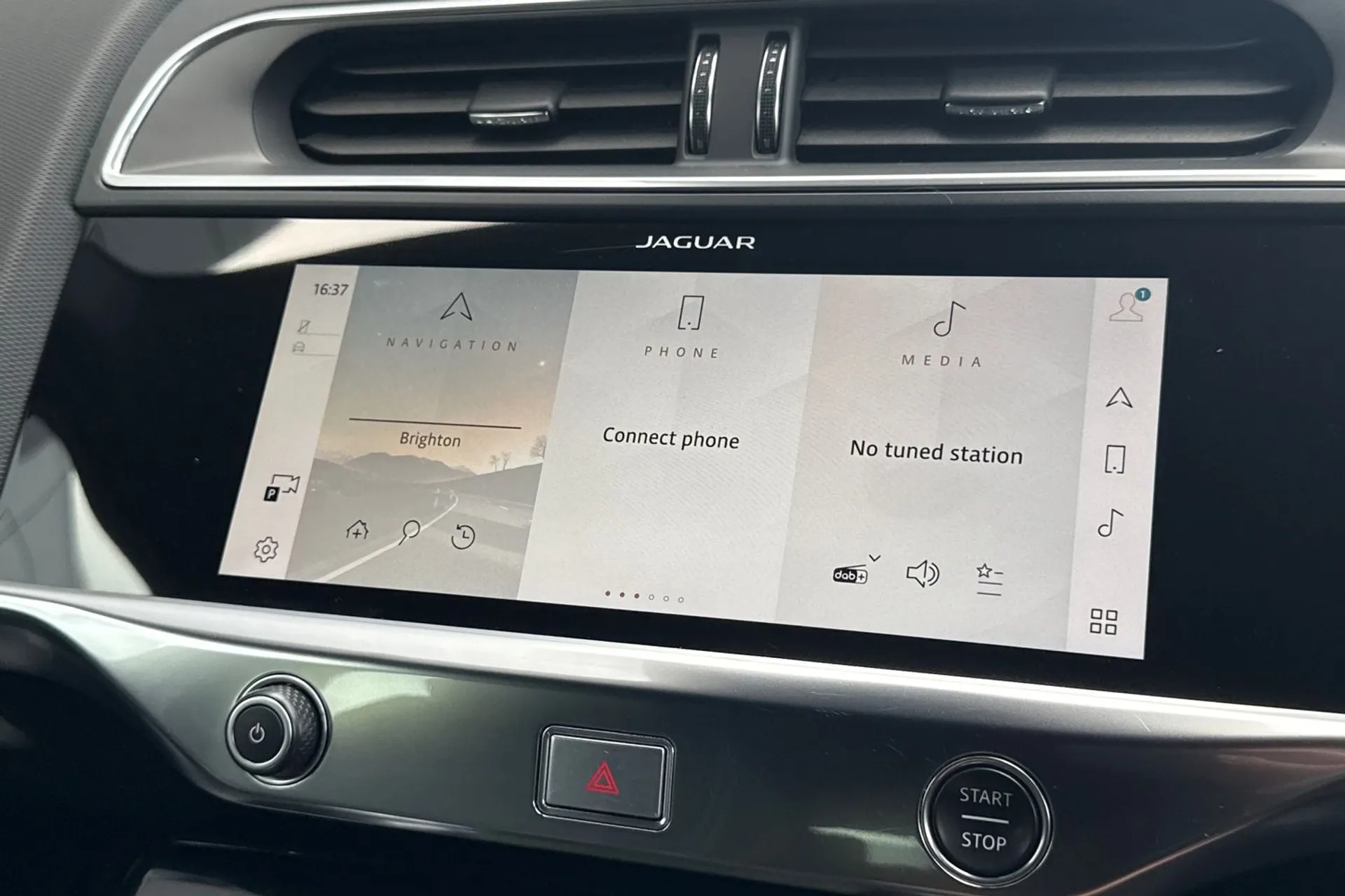 Jaguar I-PACE thumbnail image number 63