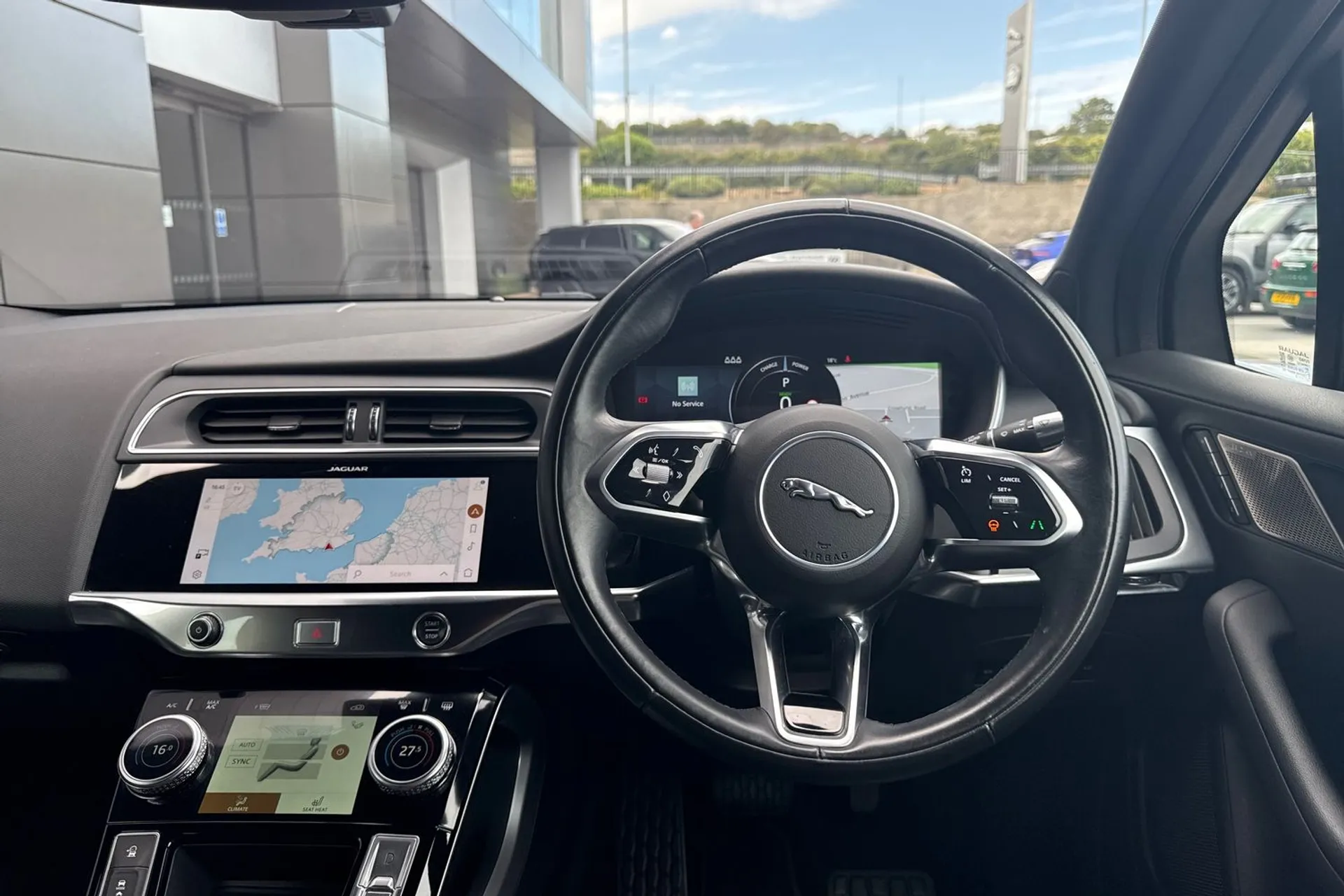 Jaguar I-PACE thumbnail image number 37