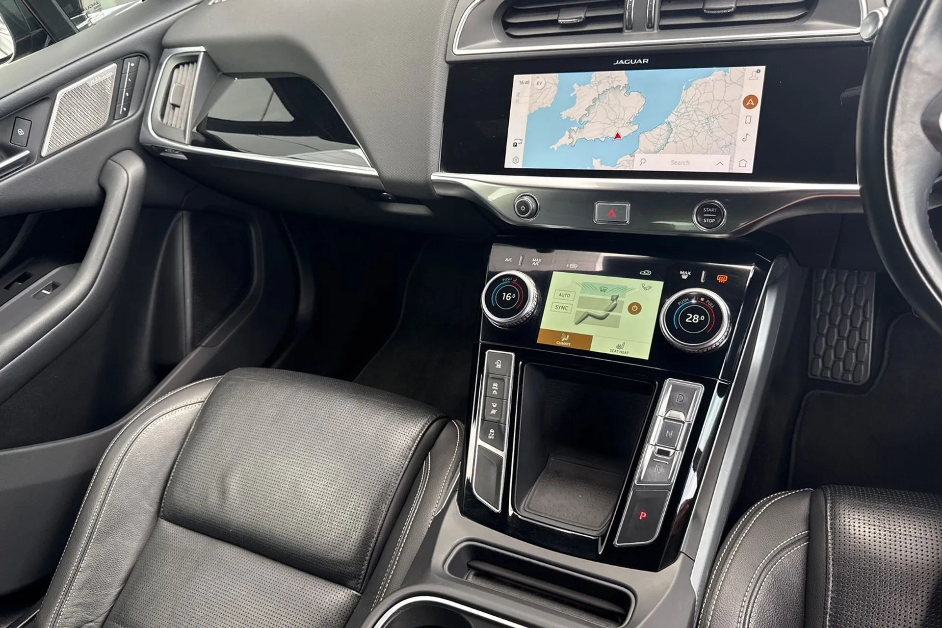 Jaguar I-PACE thumbnail image number 40