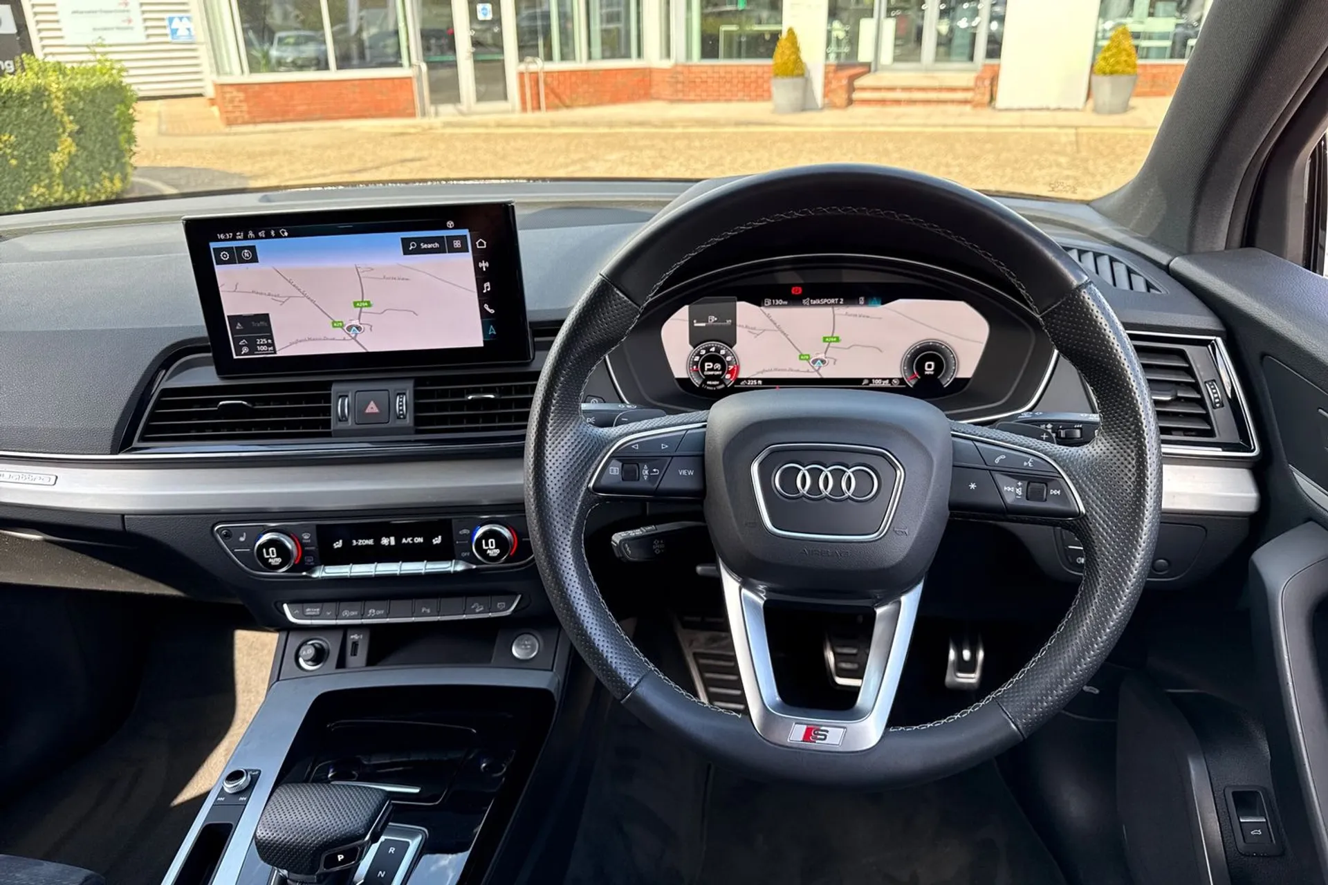 Audi Q5 thumbnail image number 36
